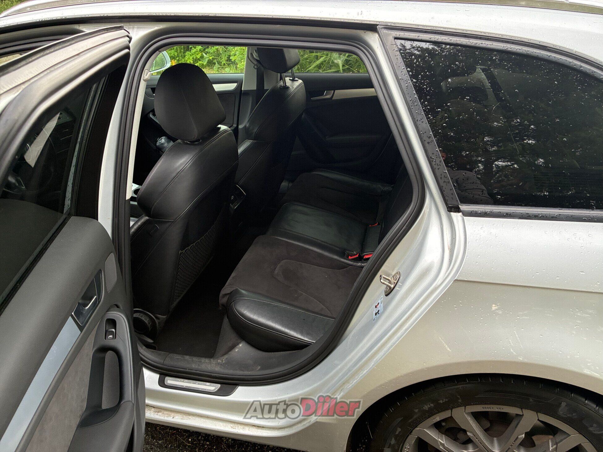 Audi A4 S-line 2.0 105kW 2011, kuva 4/6
