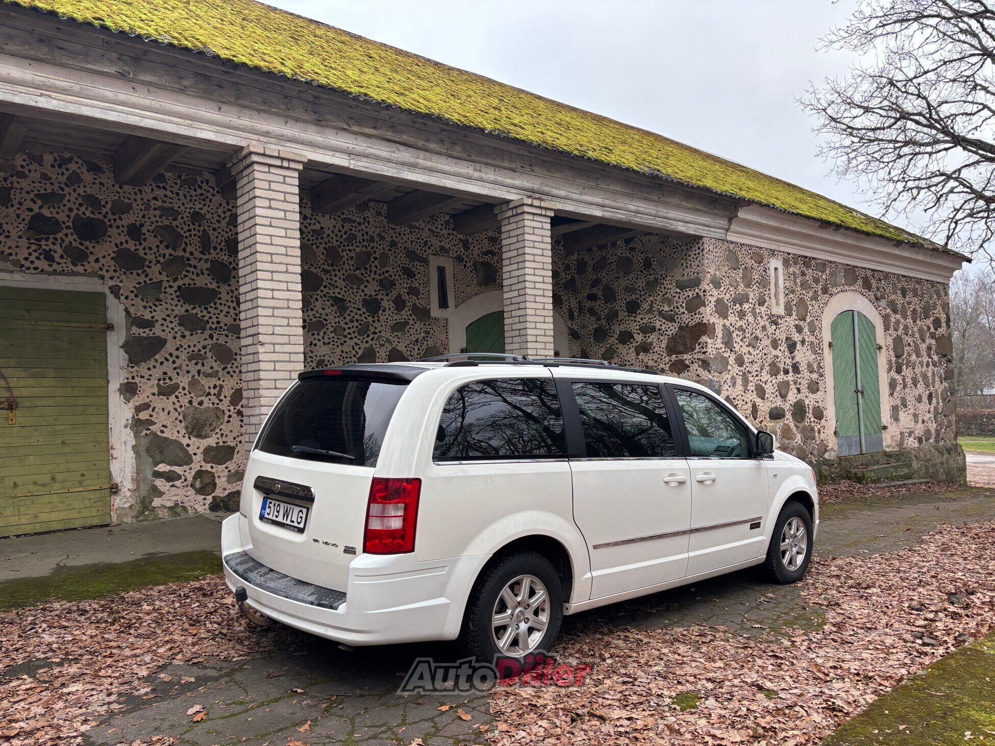 Chrysler Grand Voyager 2.8 120kW 2011, photo 2/2