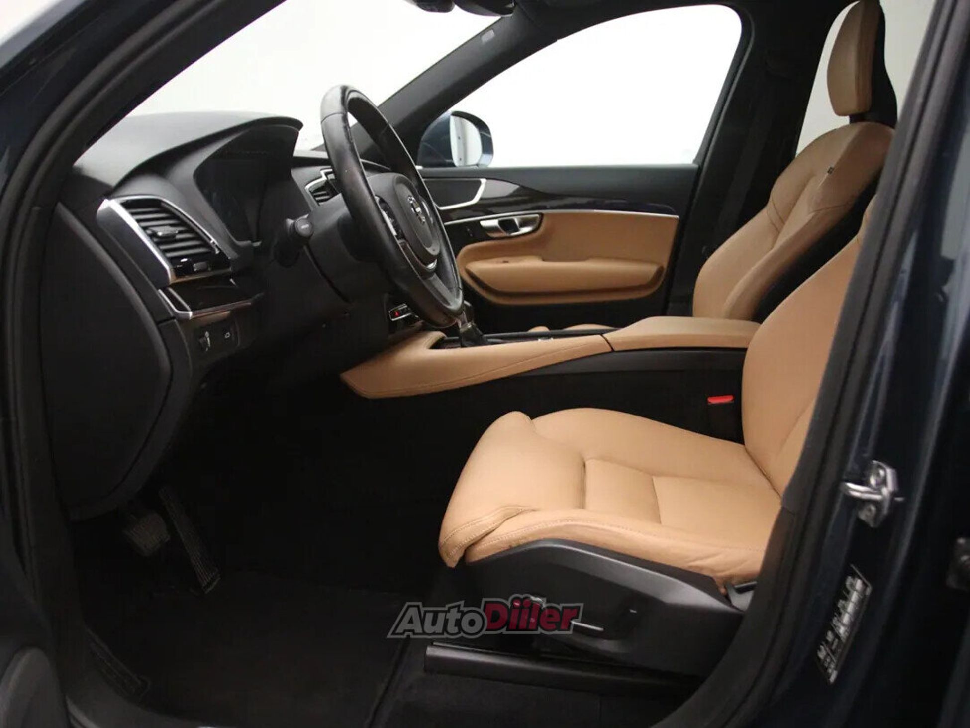 Volvo XC90 Momentum 2.0 173kW 2019, photo 4/10