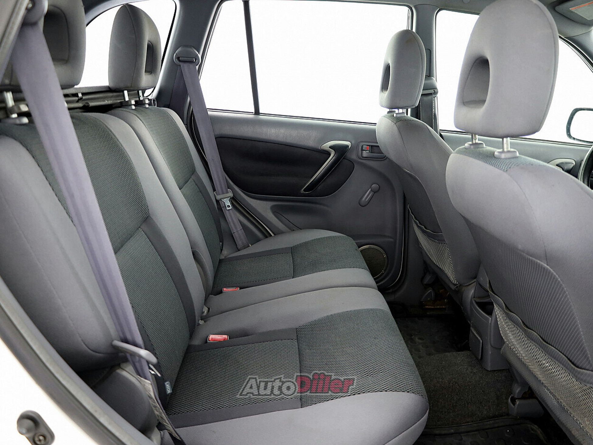 Toyota RAV4 2.0 110kW 2002, kuva 7/7