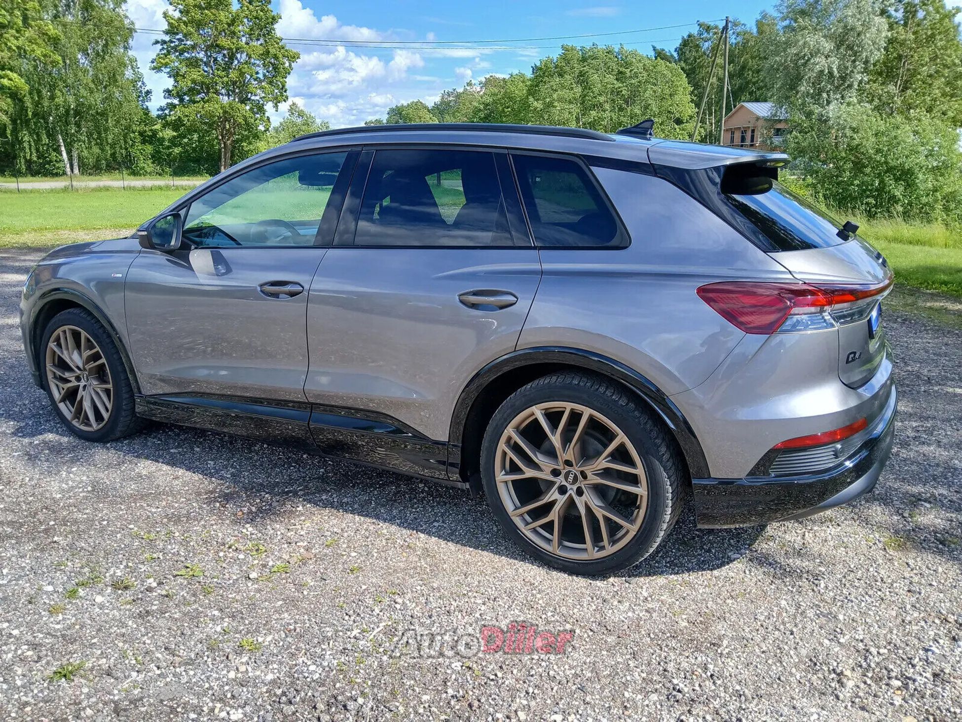 Audi Q4 e-tron 2021, photo 4/10