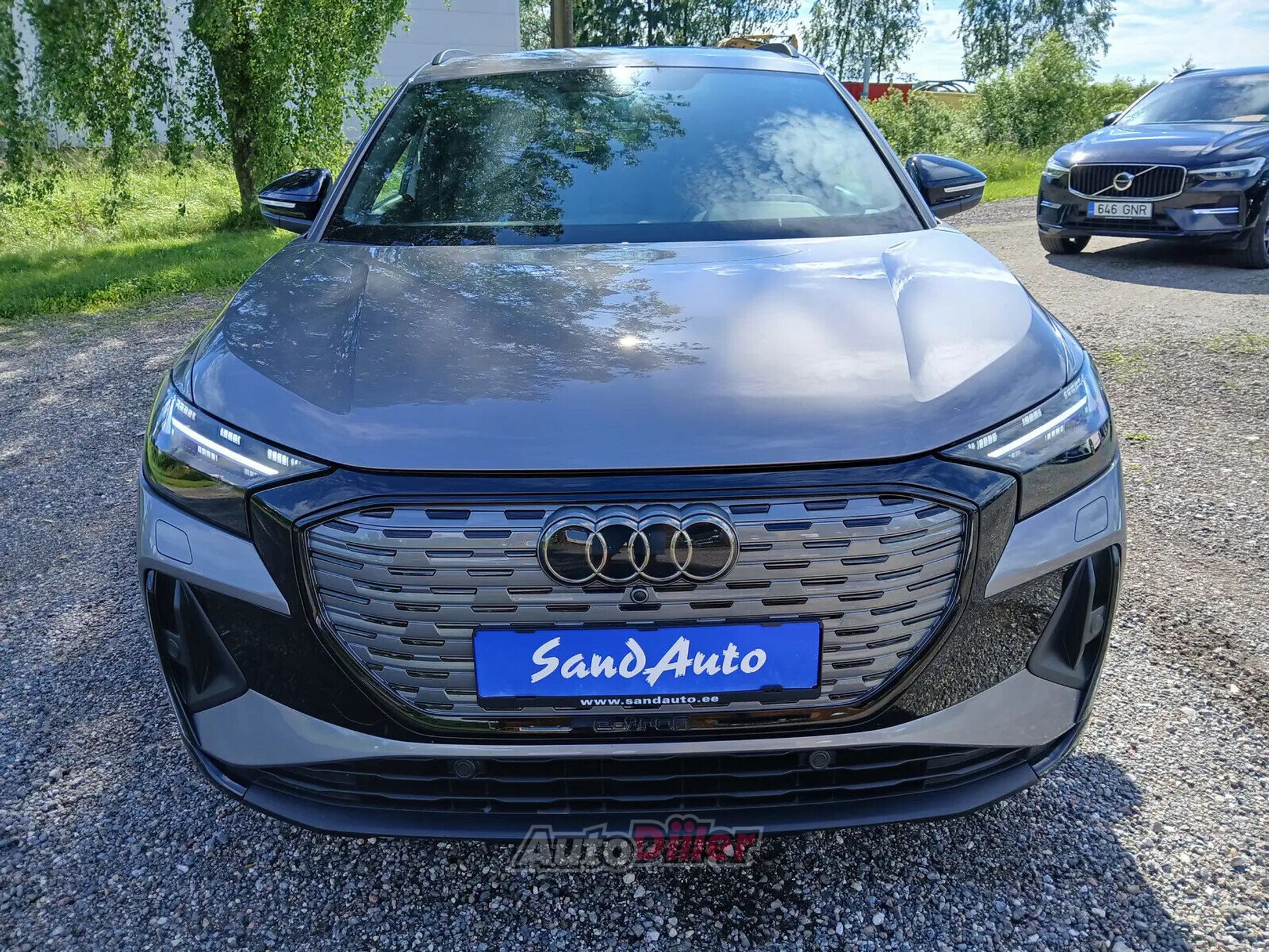 Audi Q4 e-tron 2021, photo 2/10