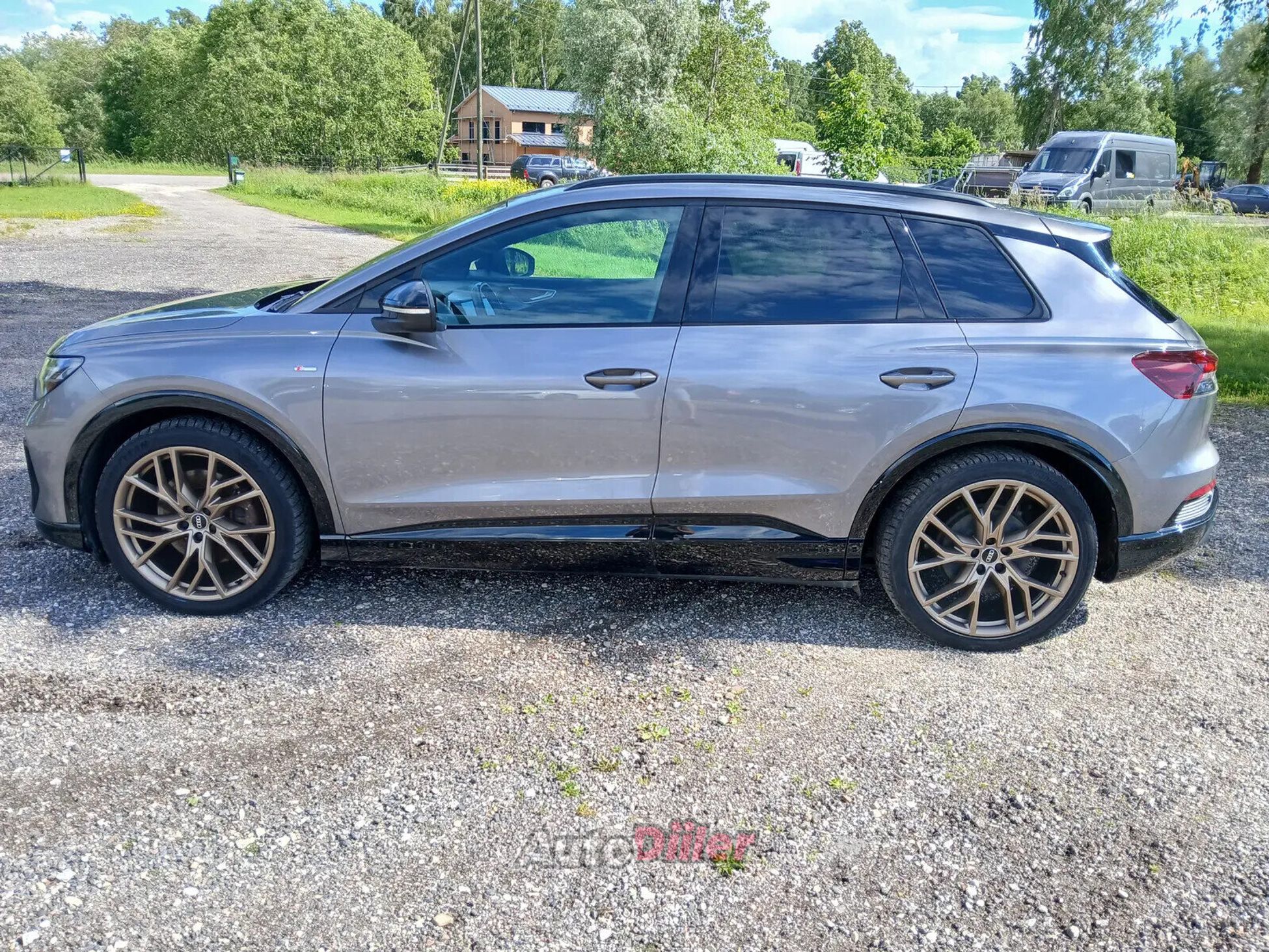 Audi Q4 e-tron 2021, photo 3/10