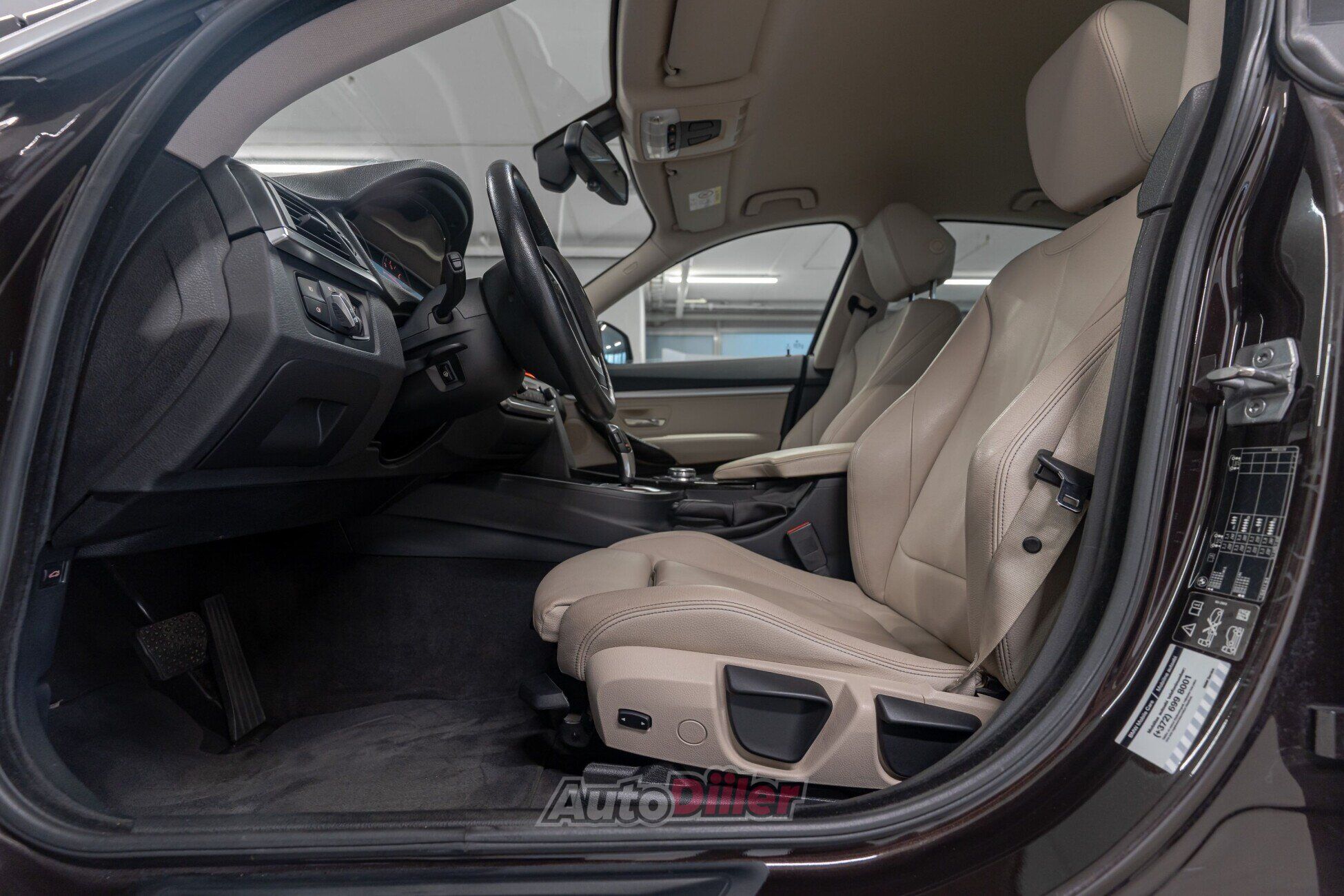BMW 320 2015, photo 7/10