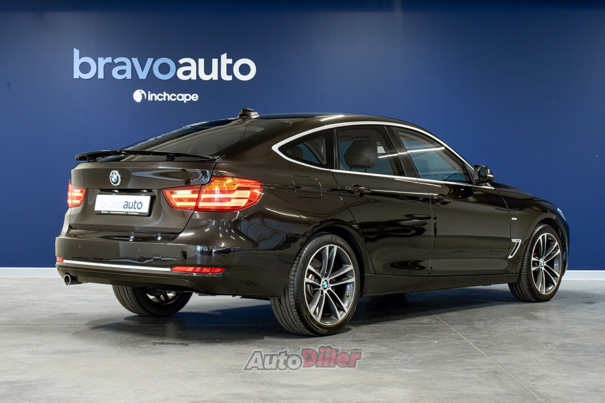 BMW 320 2015, photo 3/10