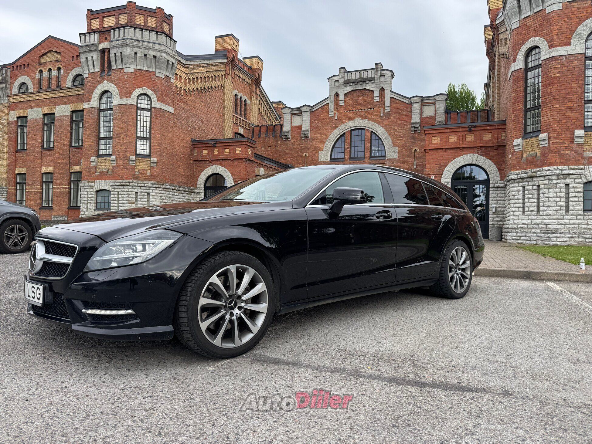 Mercedes-Benz CLS 350 2013, kuva 2/10
