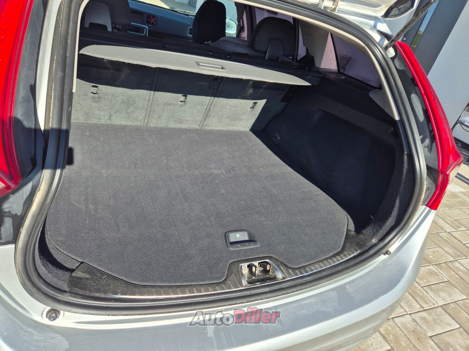 Volvo V60 140kW 2016, kuva 7/8