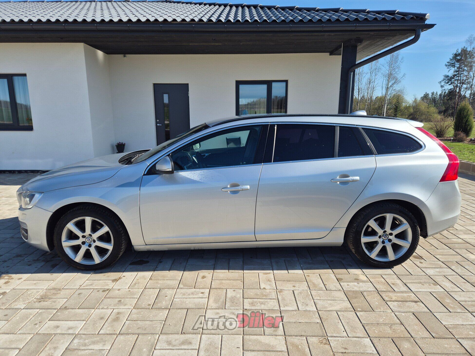 Volvo V60 140kW 2016, kuva 2/8