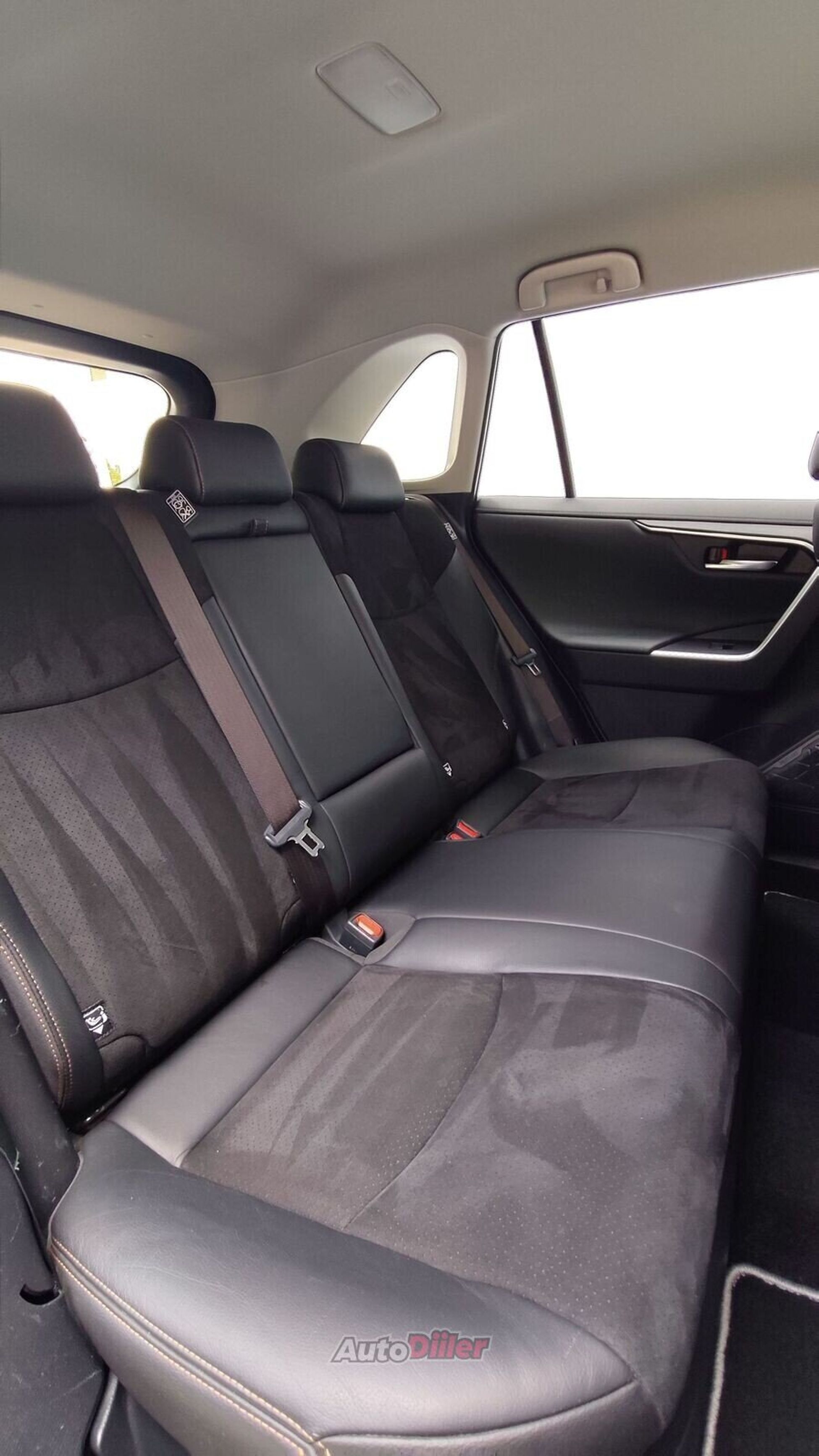 Toyota RAV4 Luxury Plus 2.5 131kW 2023, kuva 7/10
