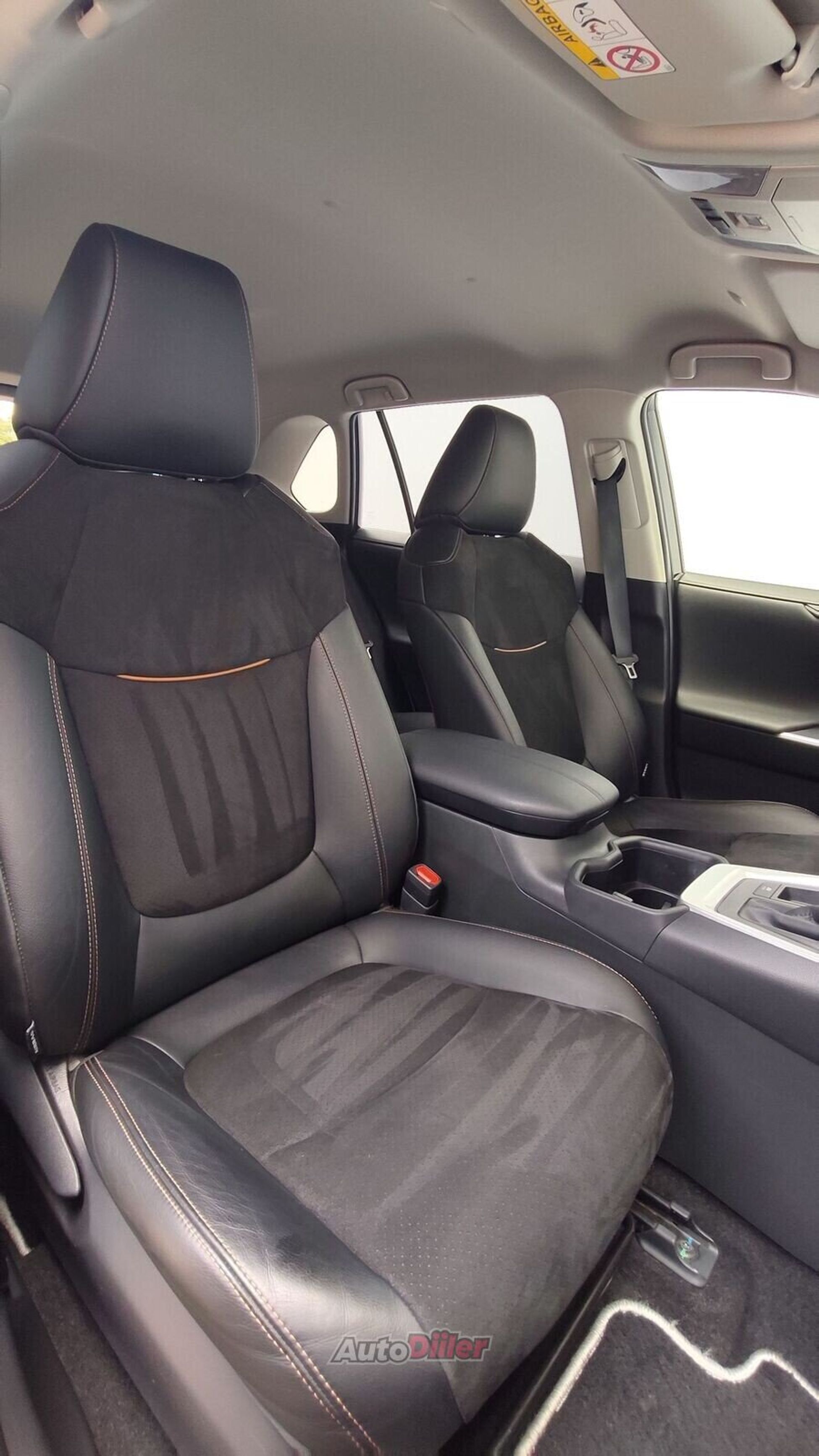 Toyota RAV4 Luxury Plus 2.5 131kW 2023, kuva 6/10