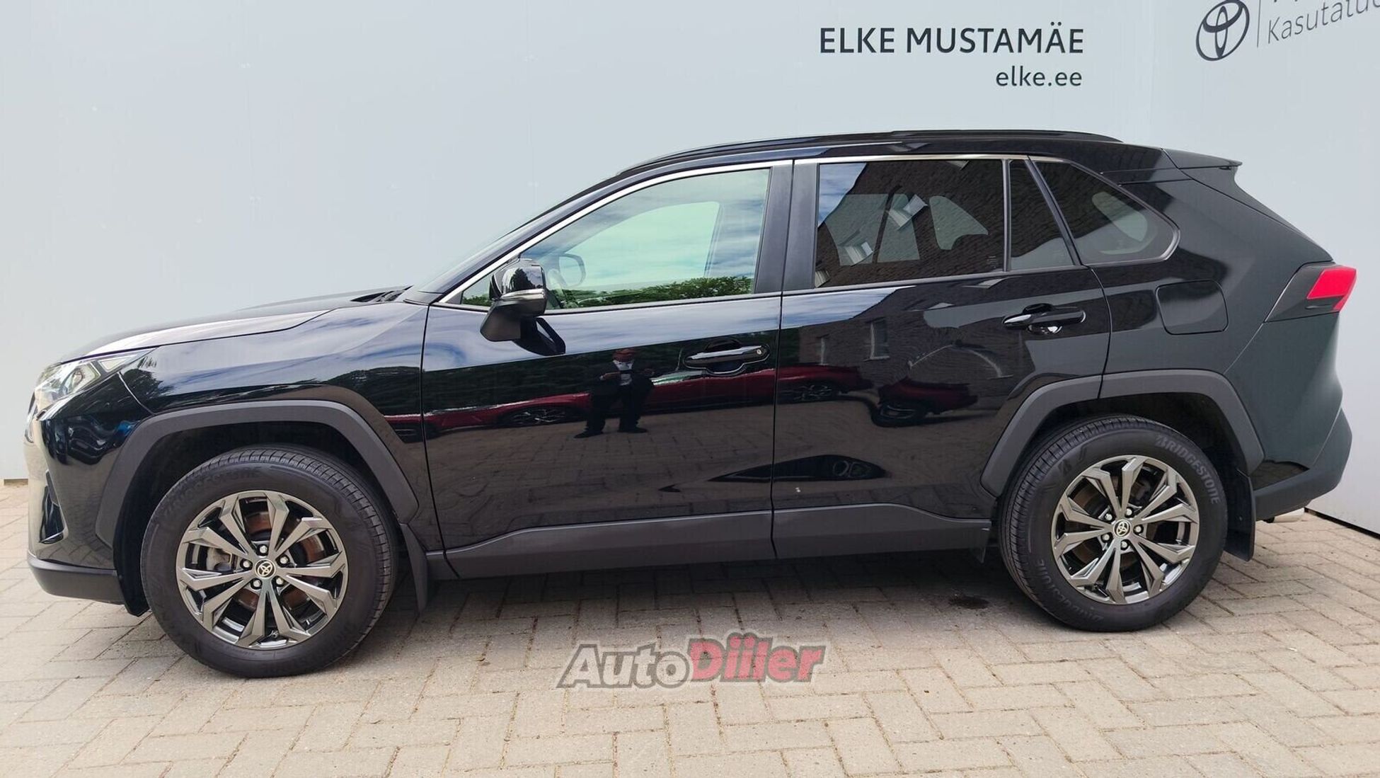 Toyota RAV4 Luxury Plus 2.5 131kW 2023, kuva 3/10