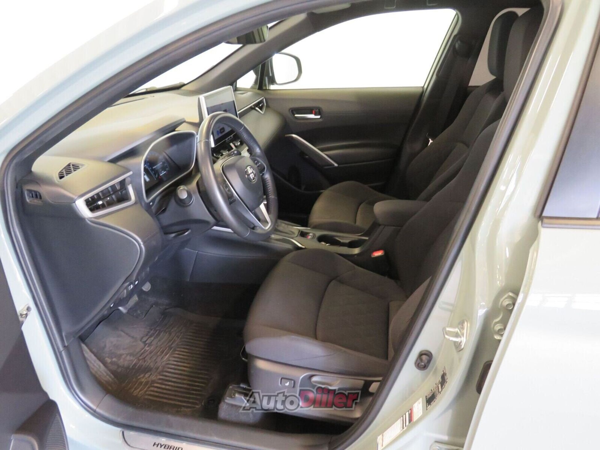 Toyota Corolla Cross Active 2.0 112kW 2023, photo 4/7