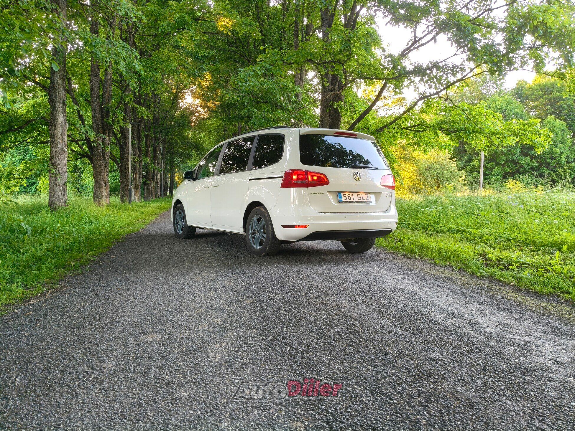 Volkswagen Sharan 2.0 103kW 2011, kuva 2/10