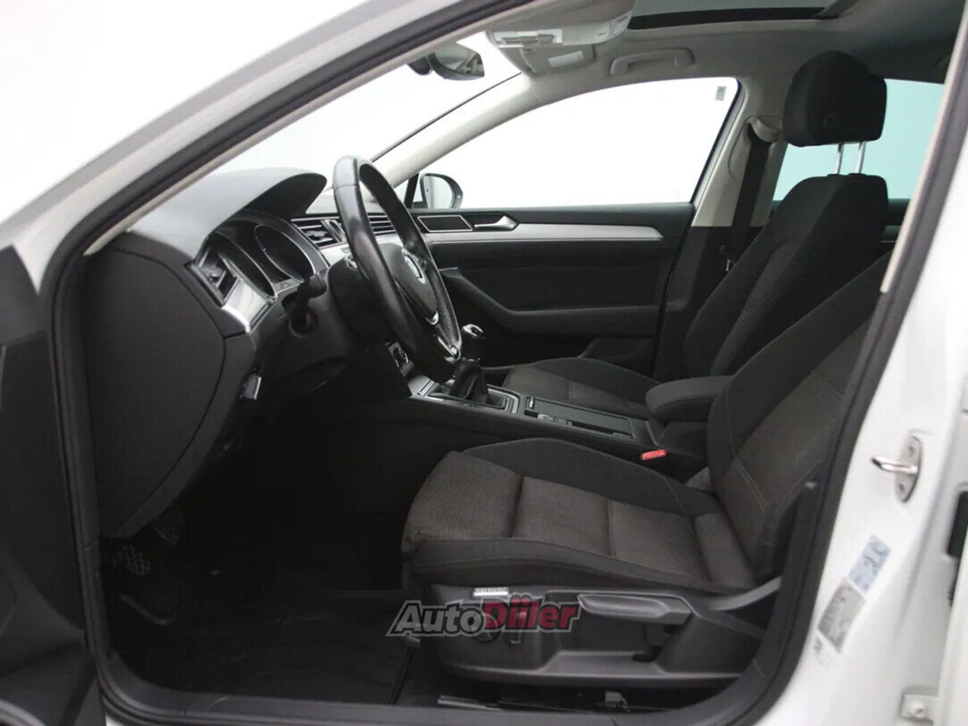 Volkswagen Passat 2016, photo 4/10