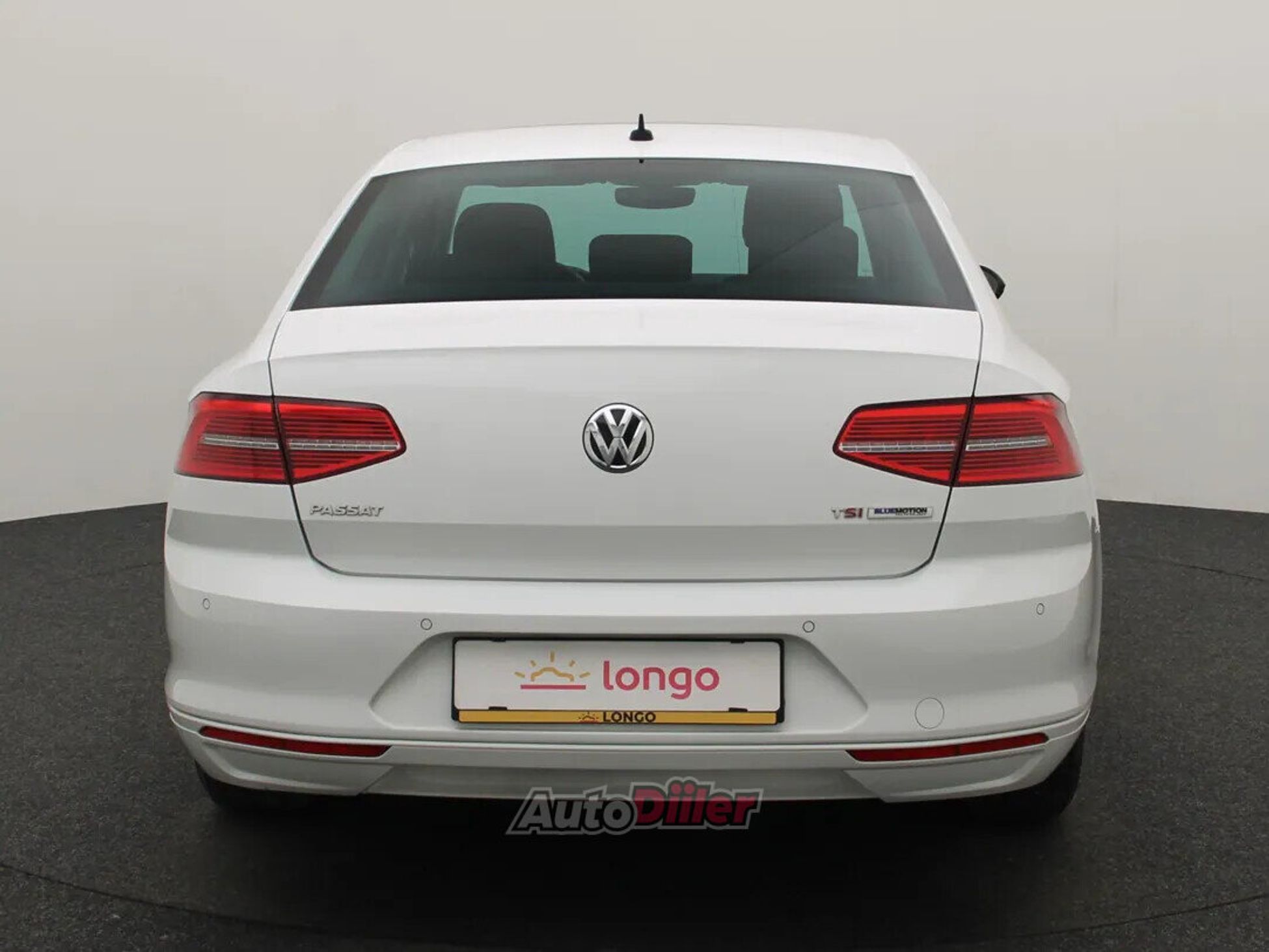 Volkswagen Passat 2016, photo 5/10