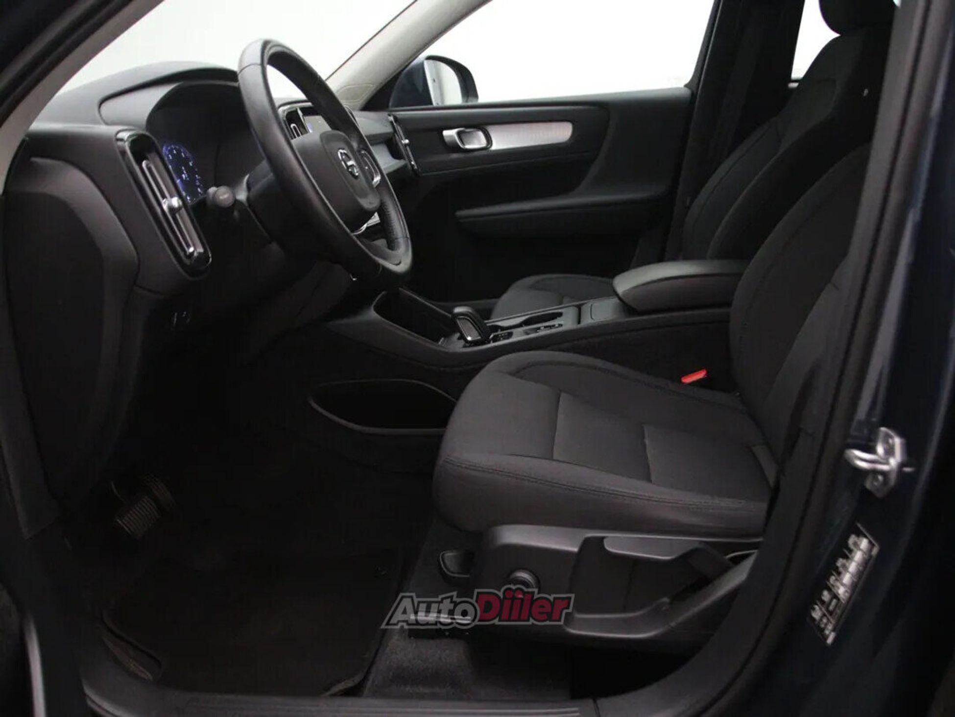 Volvo XC40 Business Pro 1.5 95kW 2021, photo 4/10