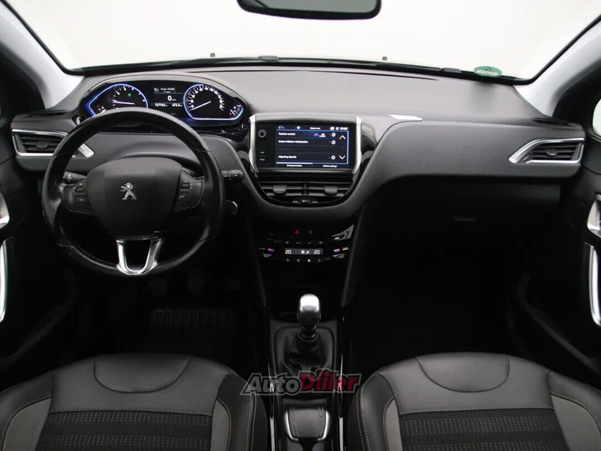Peugeot 2008 Allure 1.2 96kW 2019, kuva 2/10