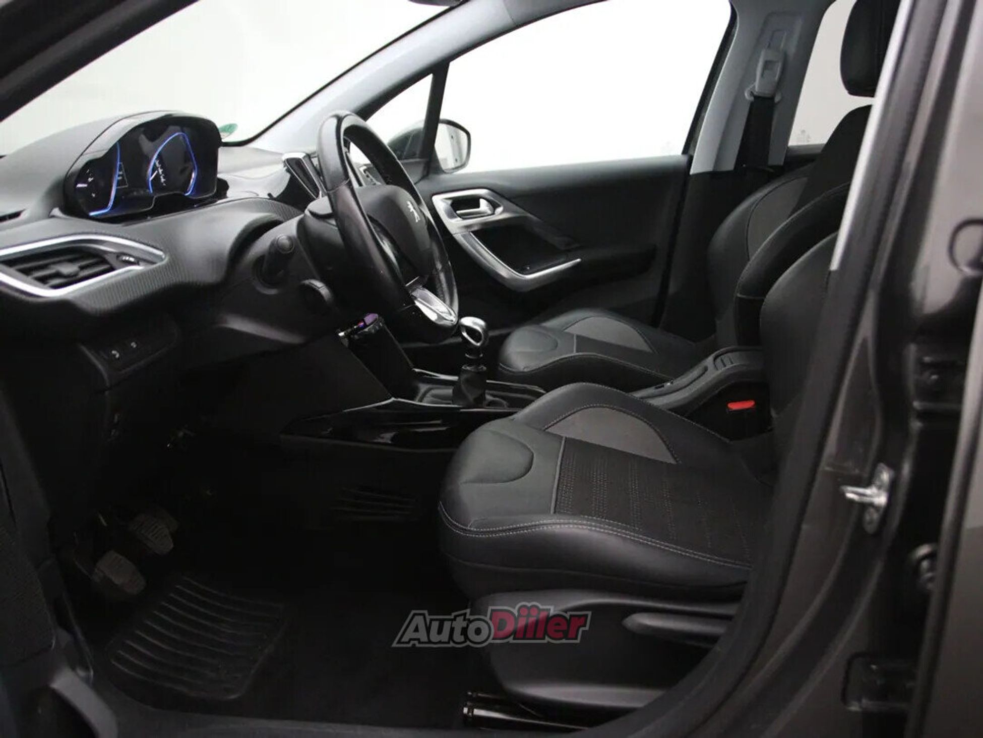 Peugeot 2008 Allure 1.2 96kW 2019, kuva 4/10