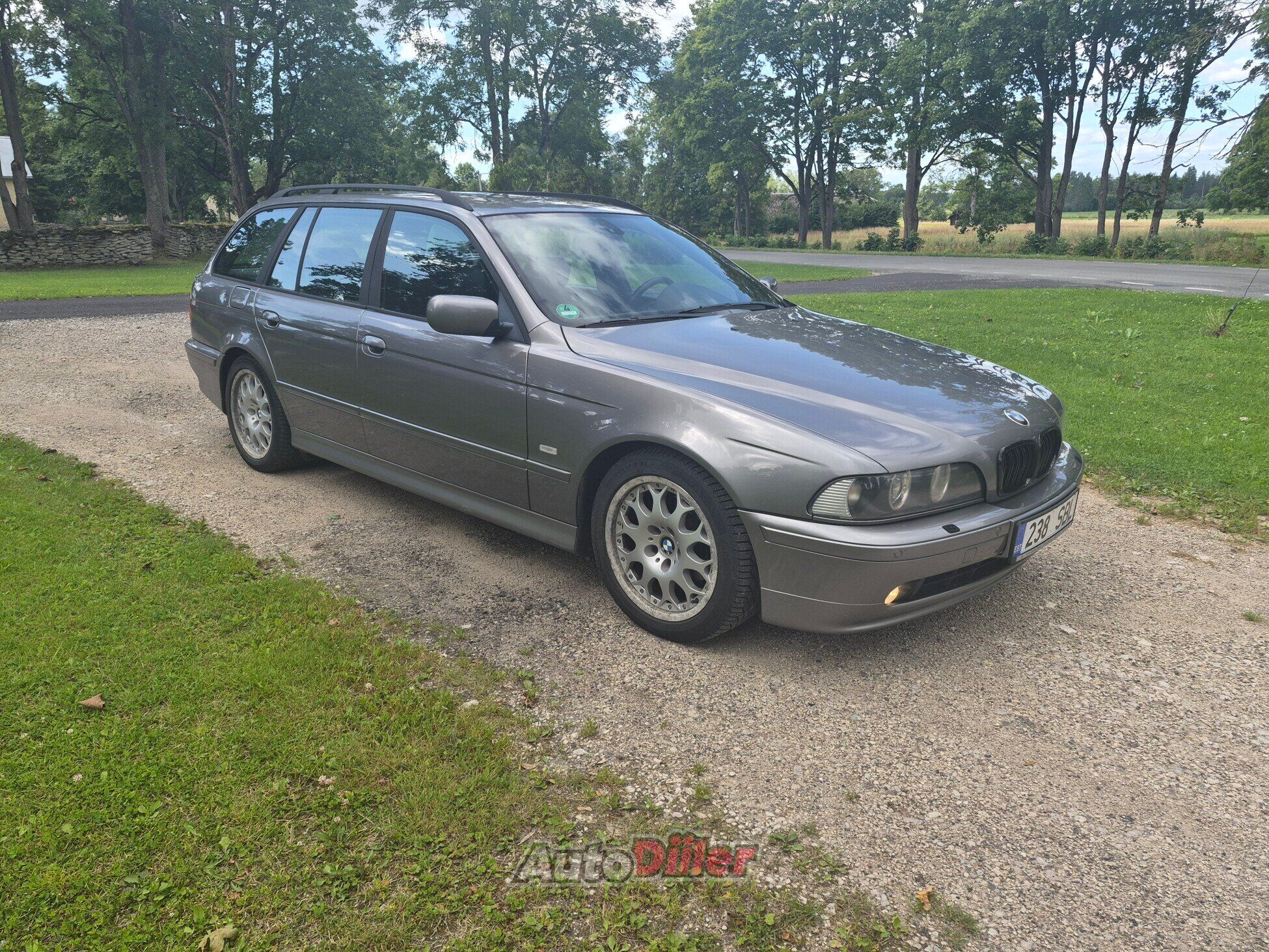 BMW 520 2.2 125kW 2004, kuva 2/8