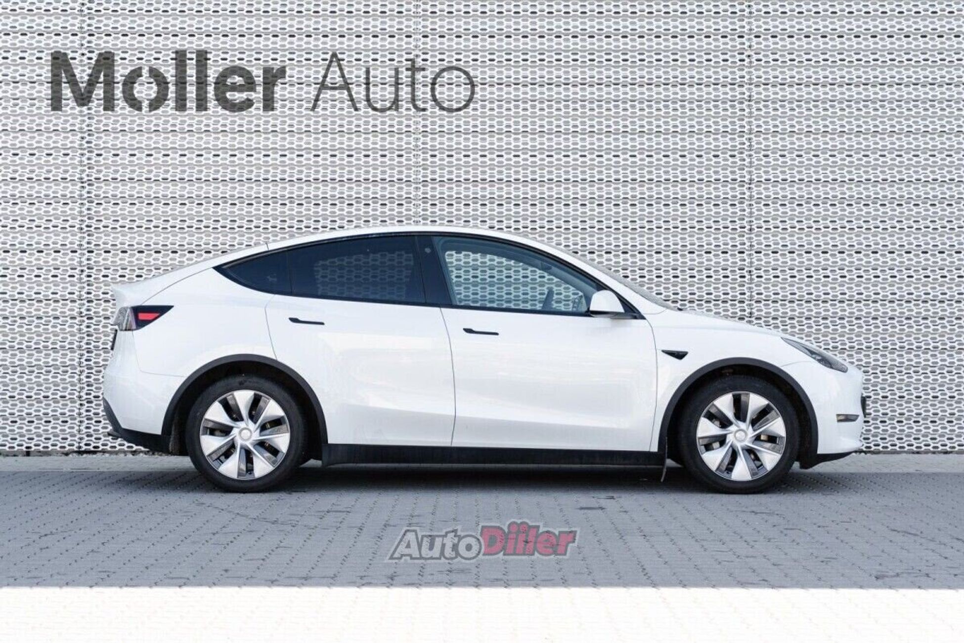 Tesla Model Y 379kW 2023, photo 5/10