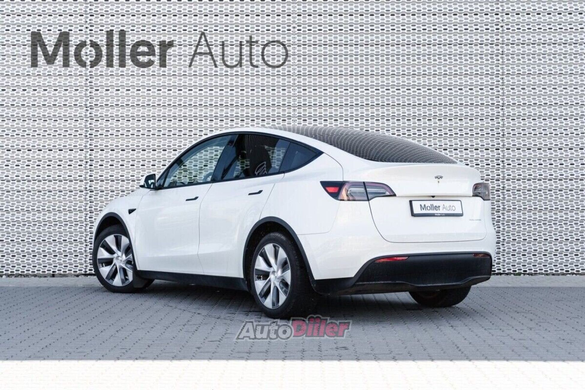 Tesla Model Y 379kW 2023, photo 3/10