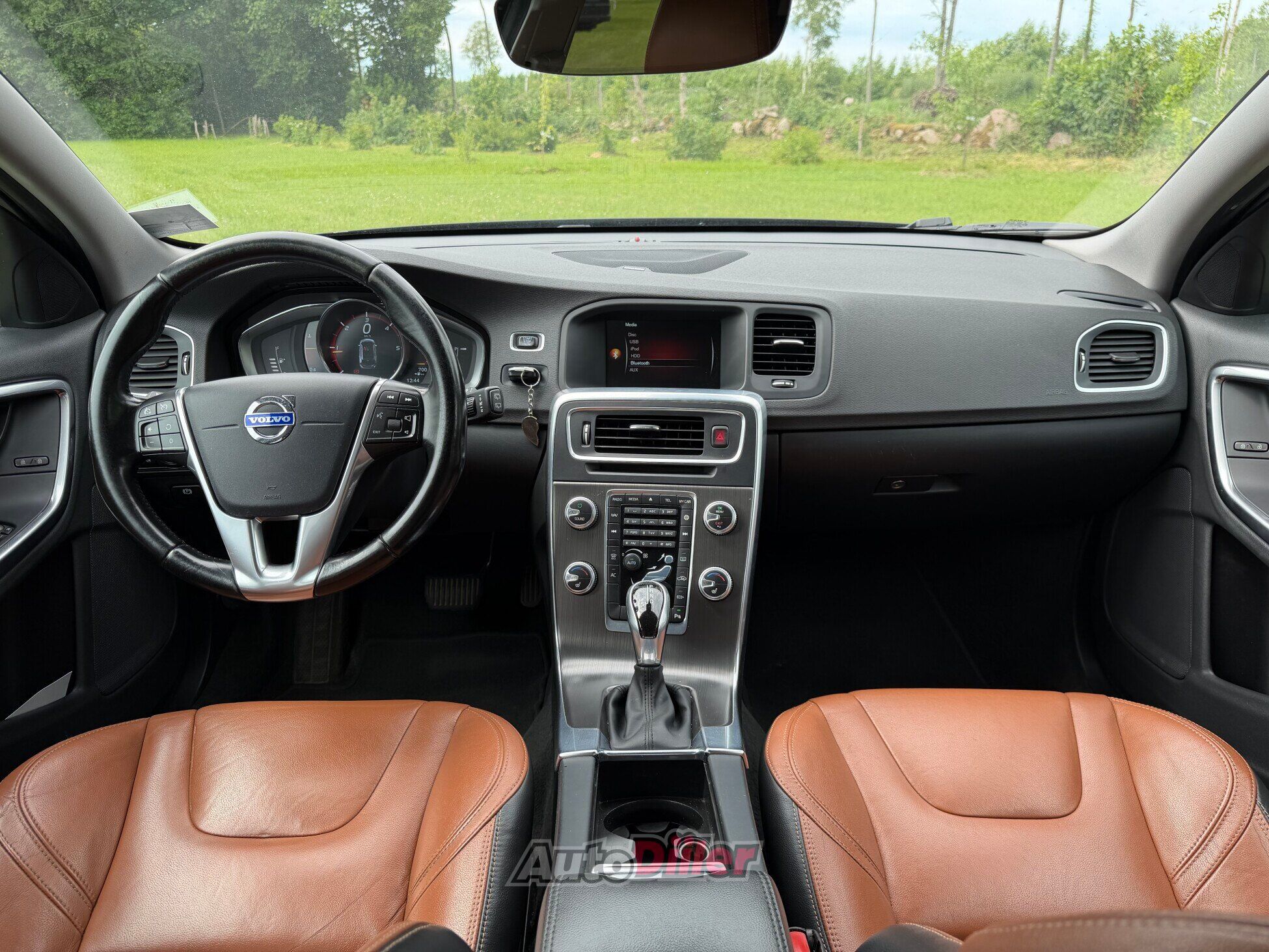 Volvo V60 2.0 133kW 2015, kuva 5/9