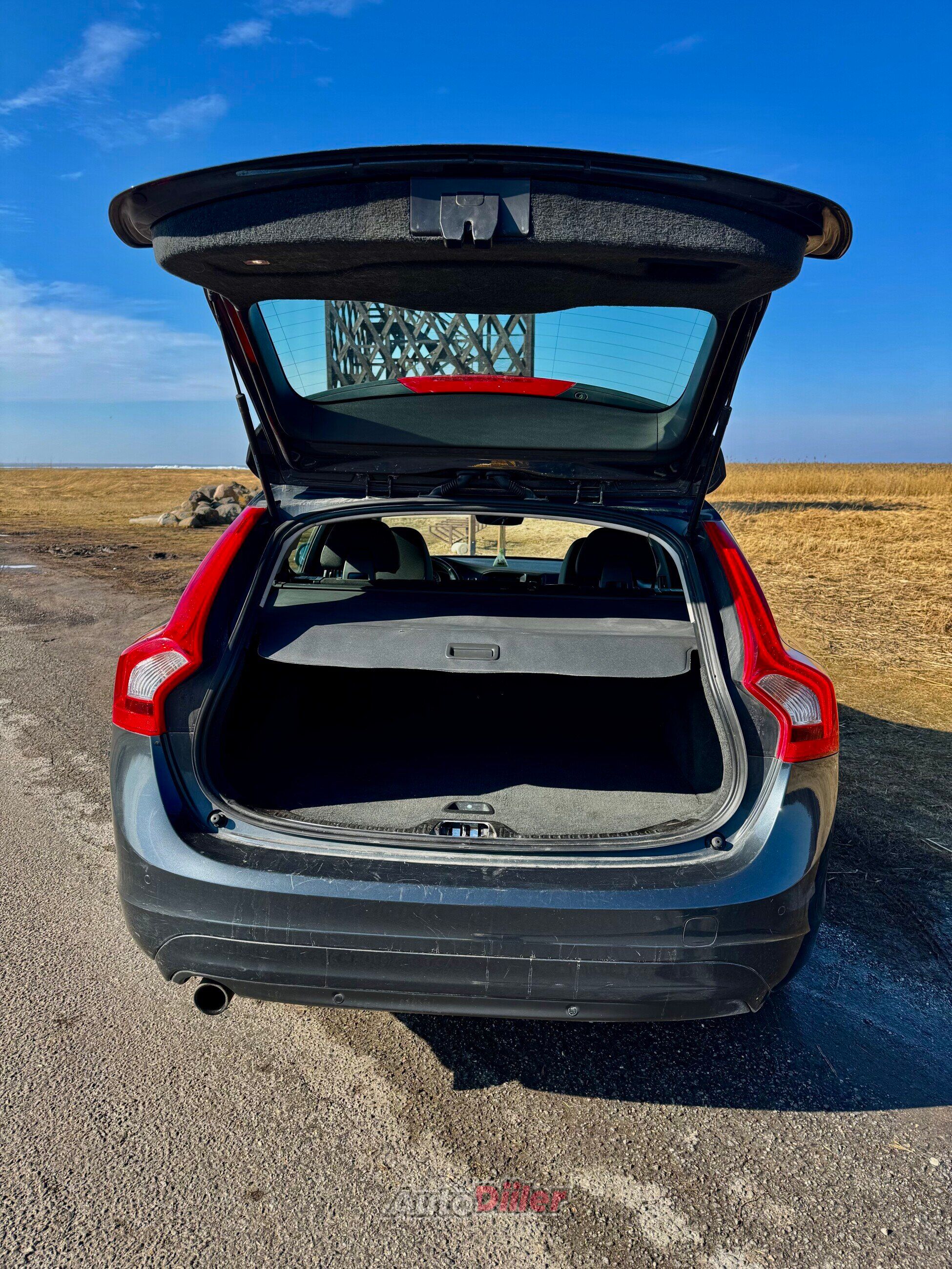 Volvo V60 1.6 84kW 2014, kuva 6/9