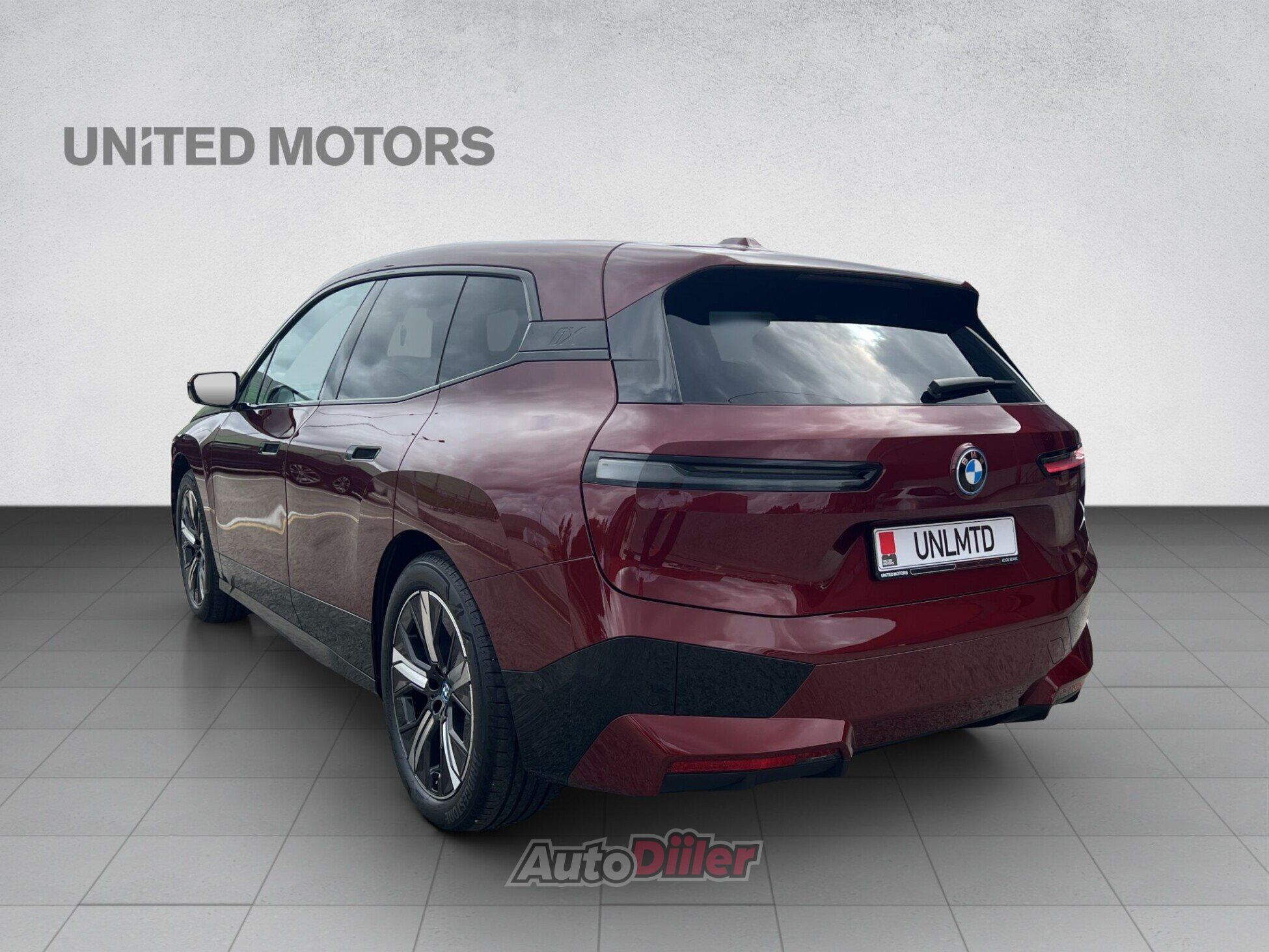 BMW iX Sportpakett 240 kW 102kW 2024, photo 4/10