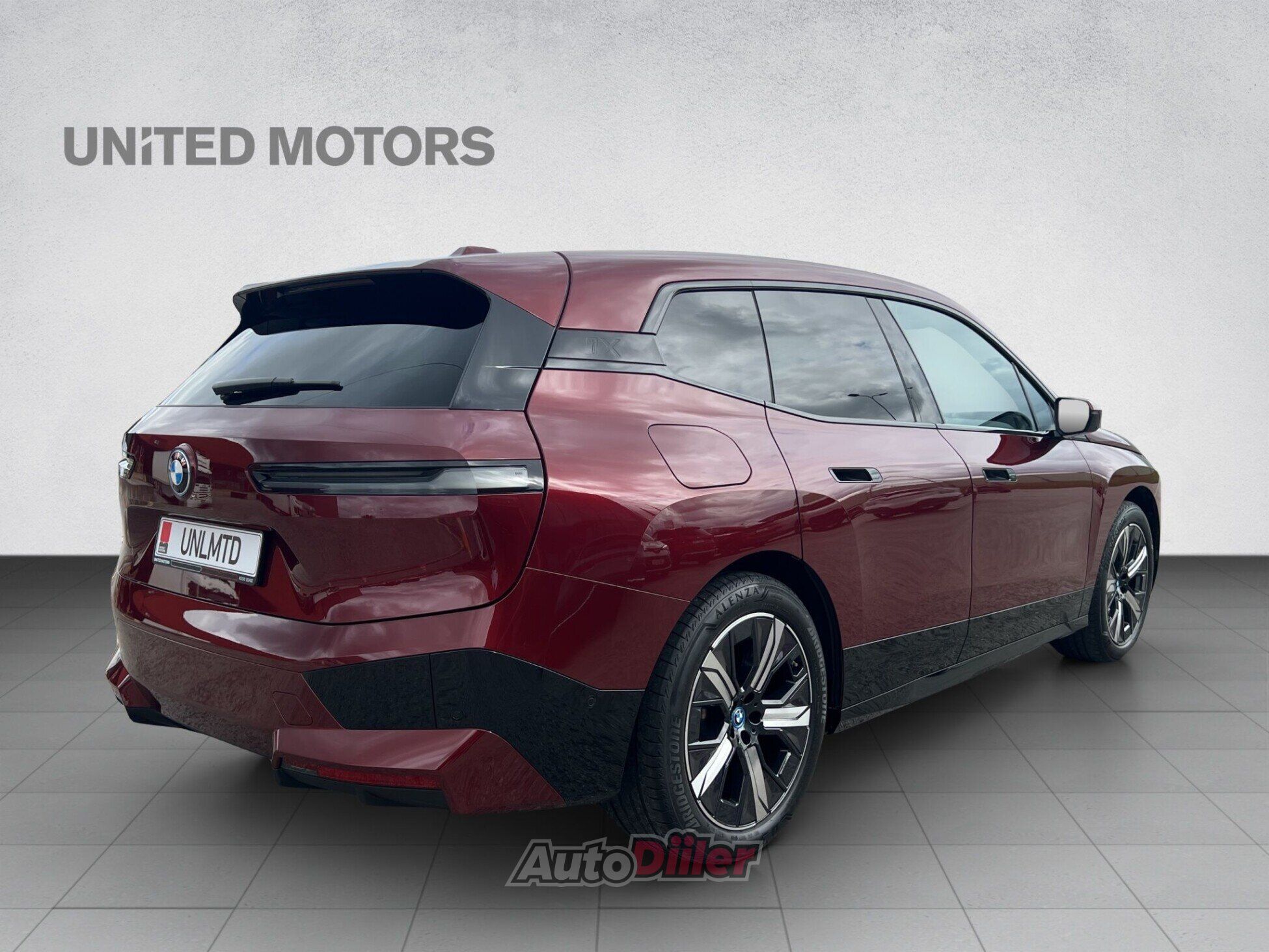 BMW iX Sportpakett 240 kW 102kW 2024, photo 2/10