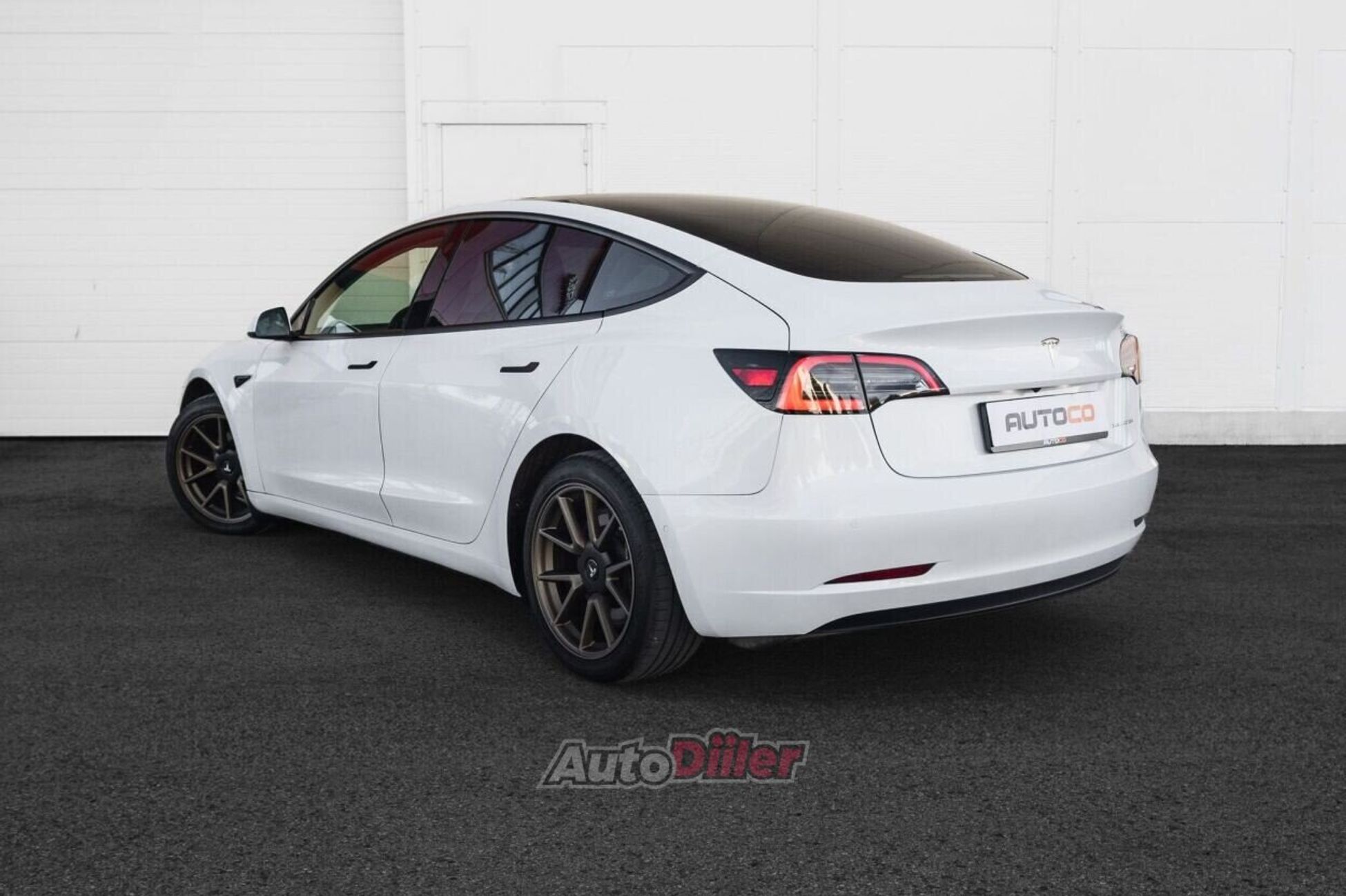 Tesla Model 3 2020, kuva 6/10