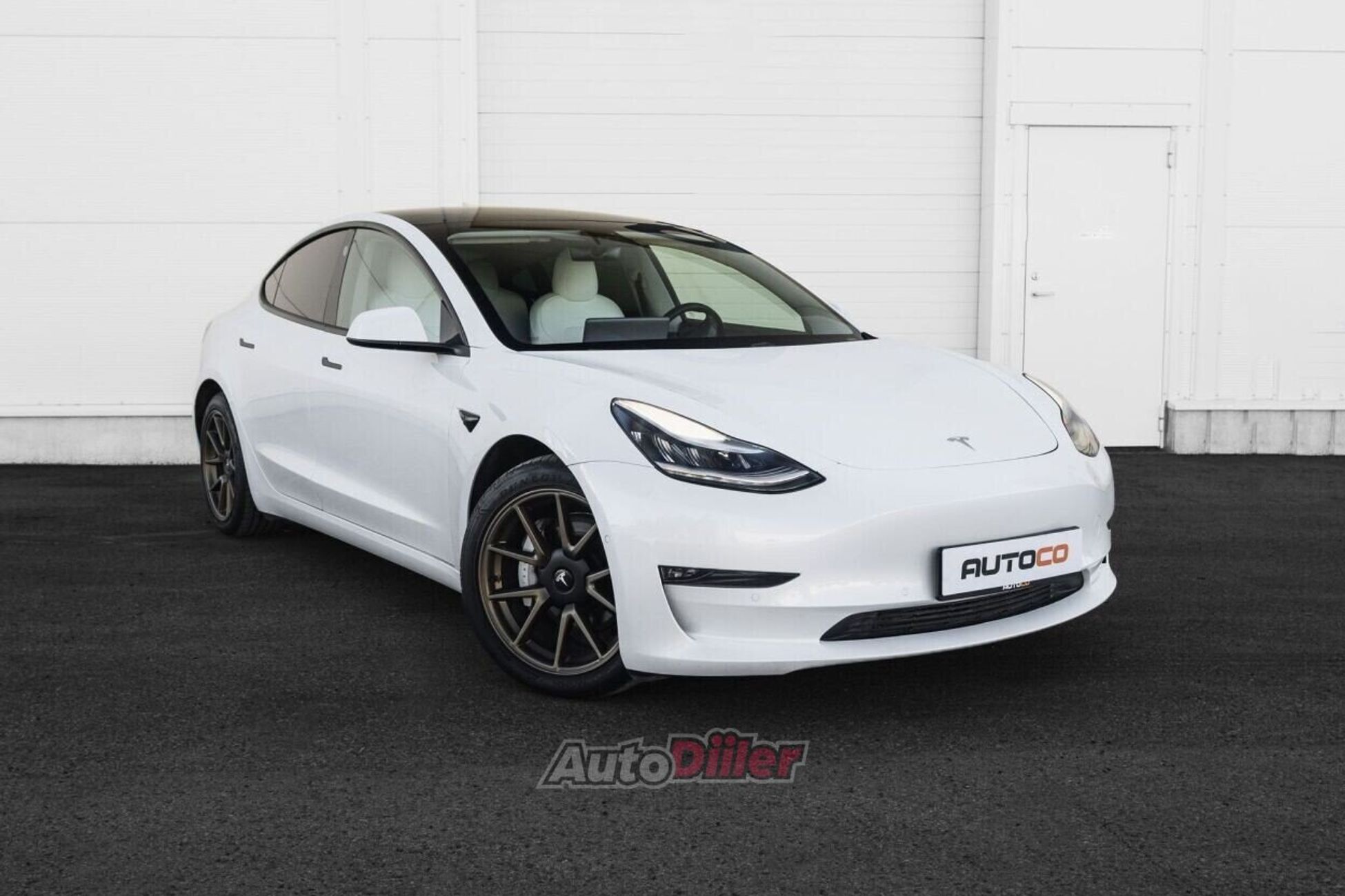 Tesla Model 3 2020, kuva 3/10