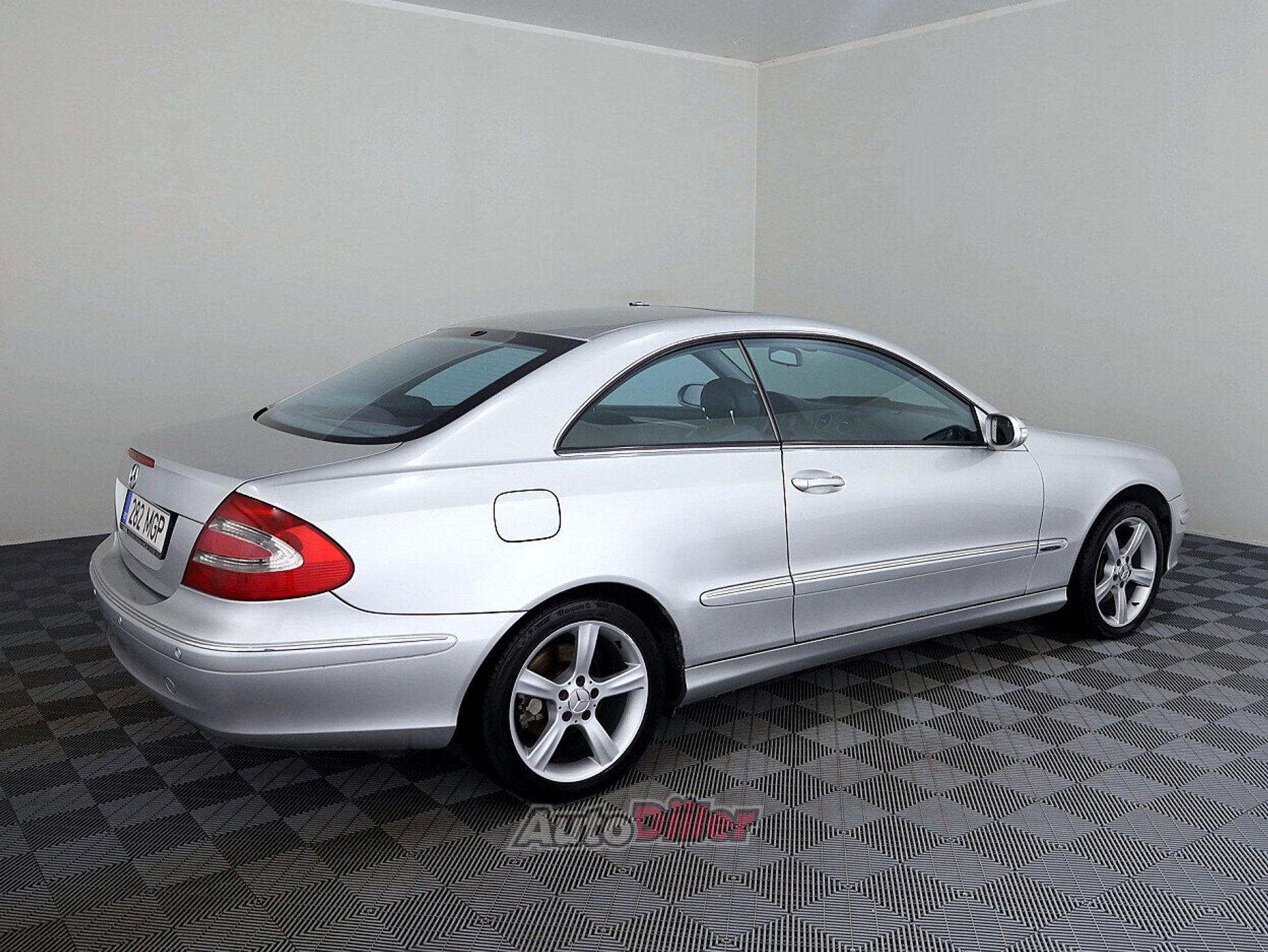 Mercedes-Benz CLK 320 3.2 160kW 2002, kuva 3/8