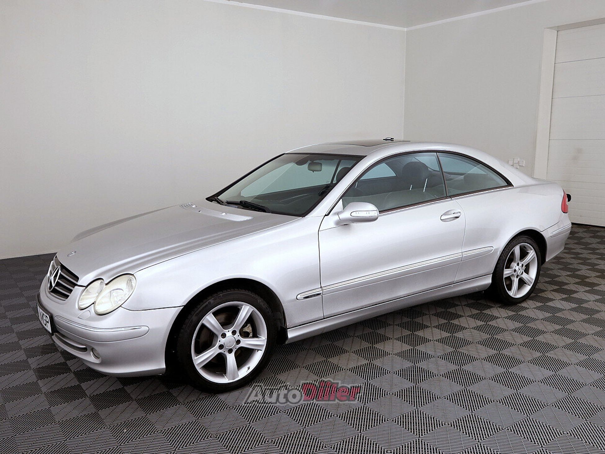 Mercedes-Benz CLK 320 3.2 160kW 2002, kuva 2/8