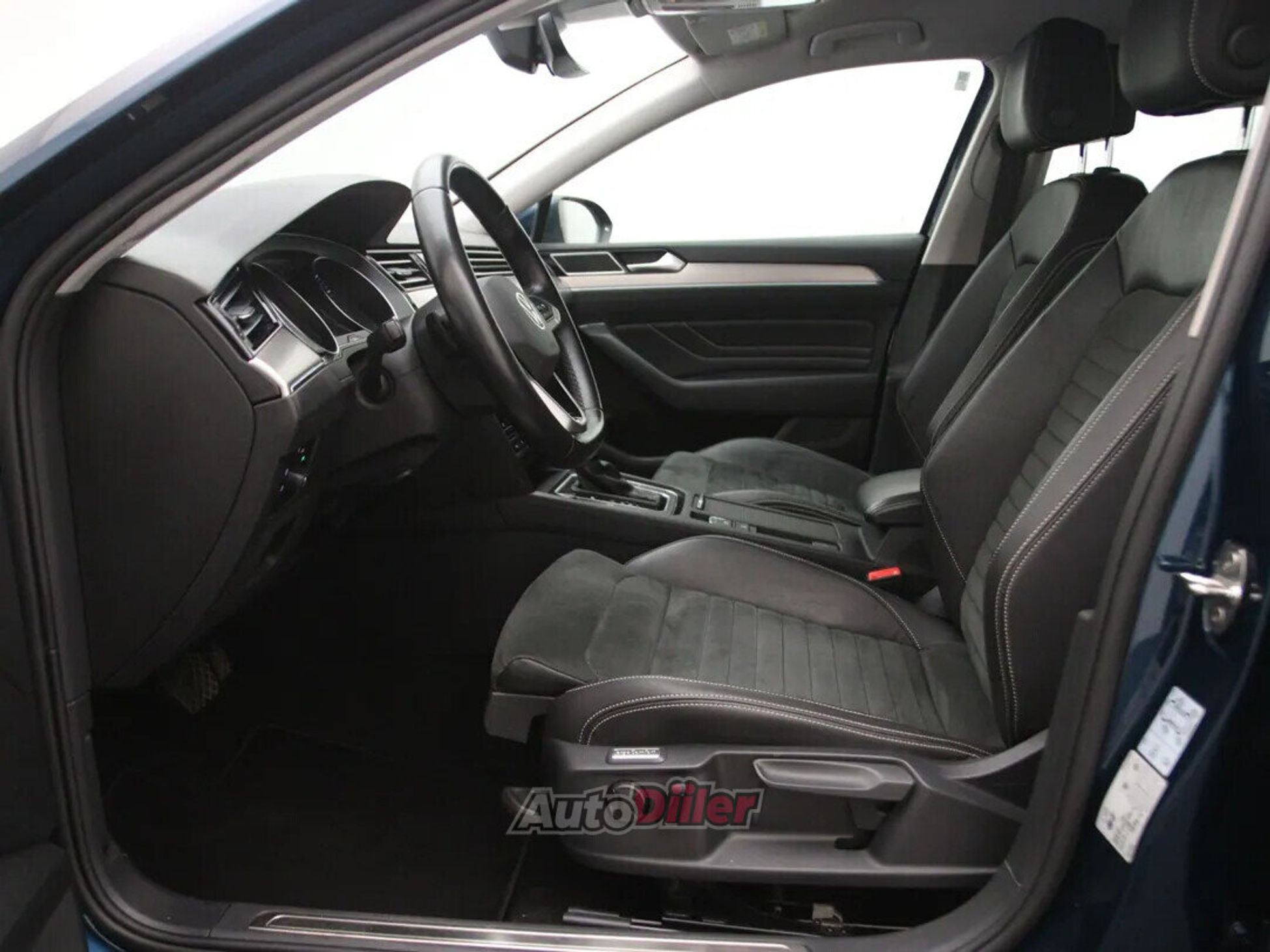 Volkswagen Passat 2021, photo 4/10
