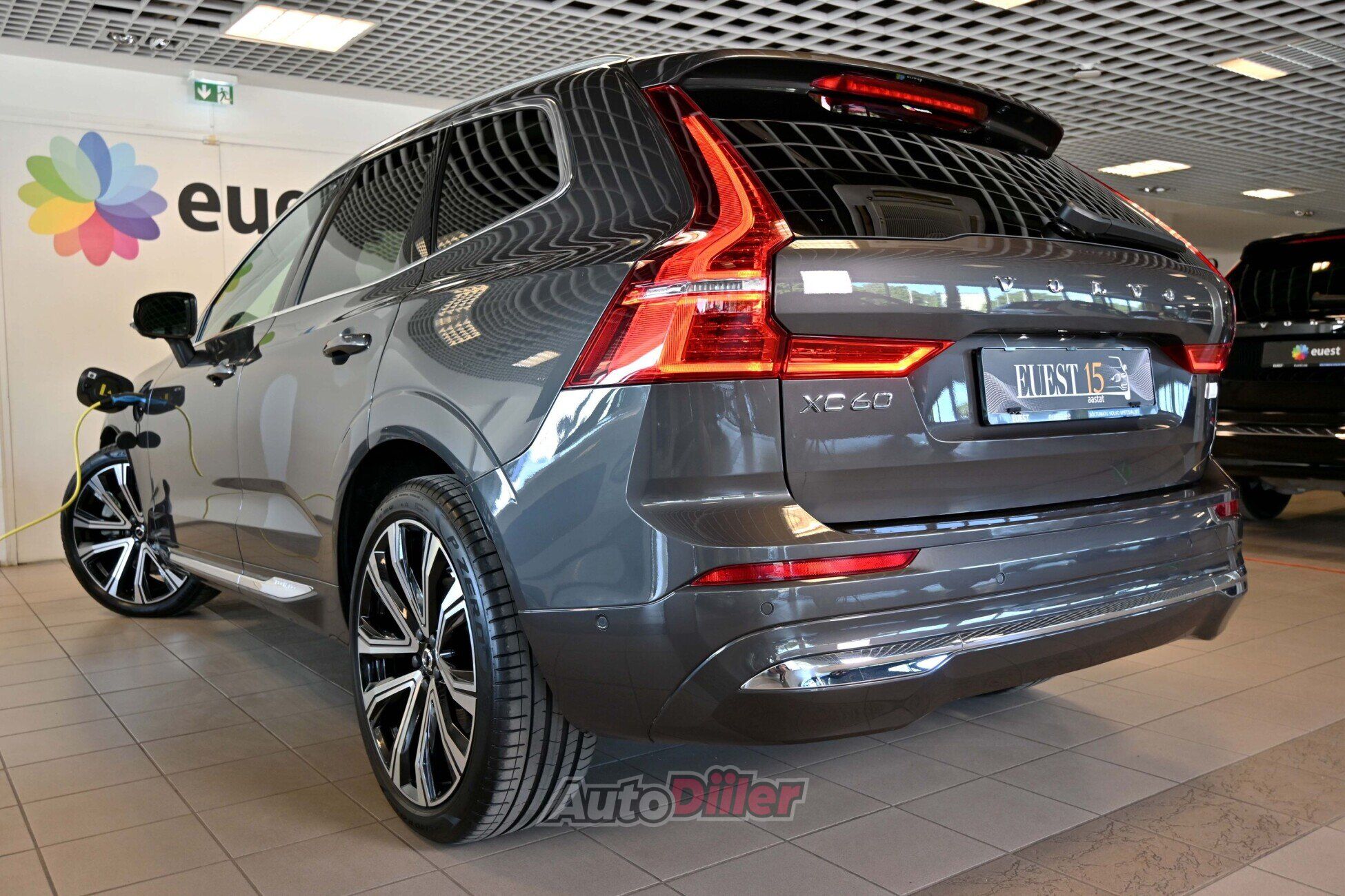 Volvo XC60 2024, photo 3/10