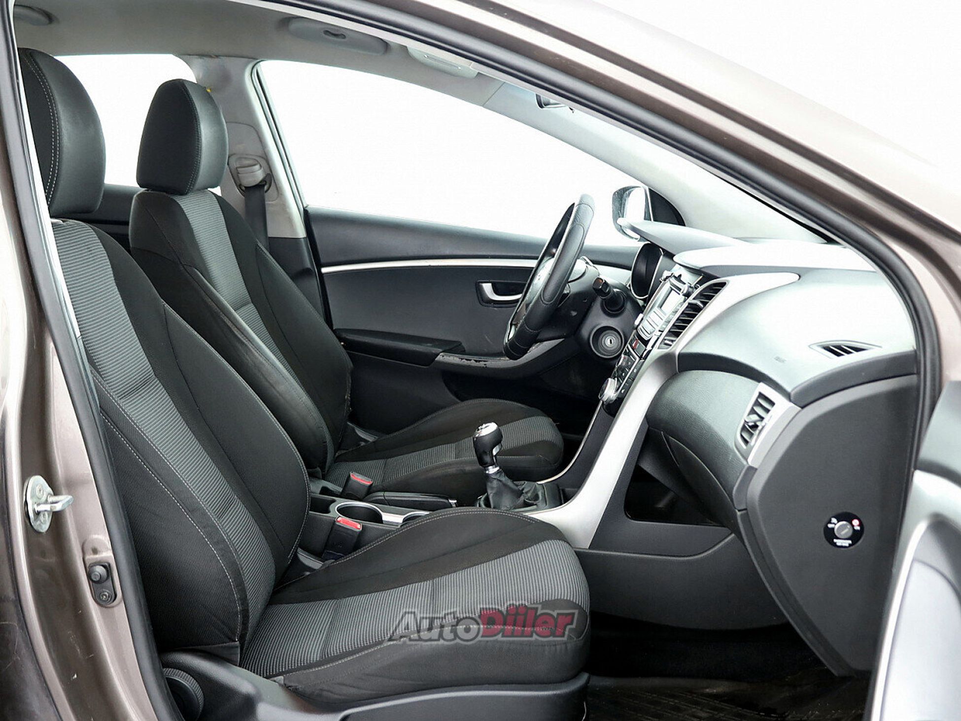 Hyundai i30 1.4 73kW 2013, kuva 6/7