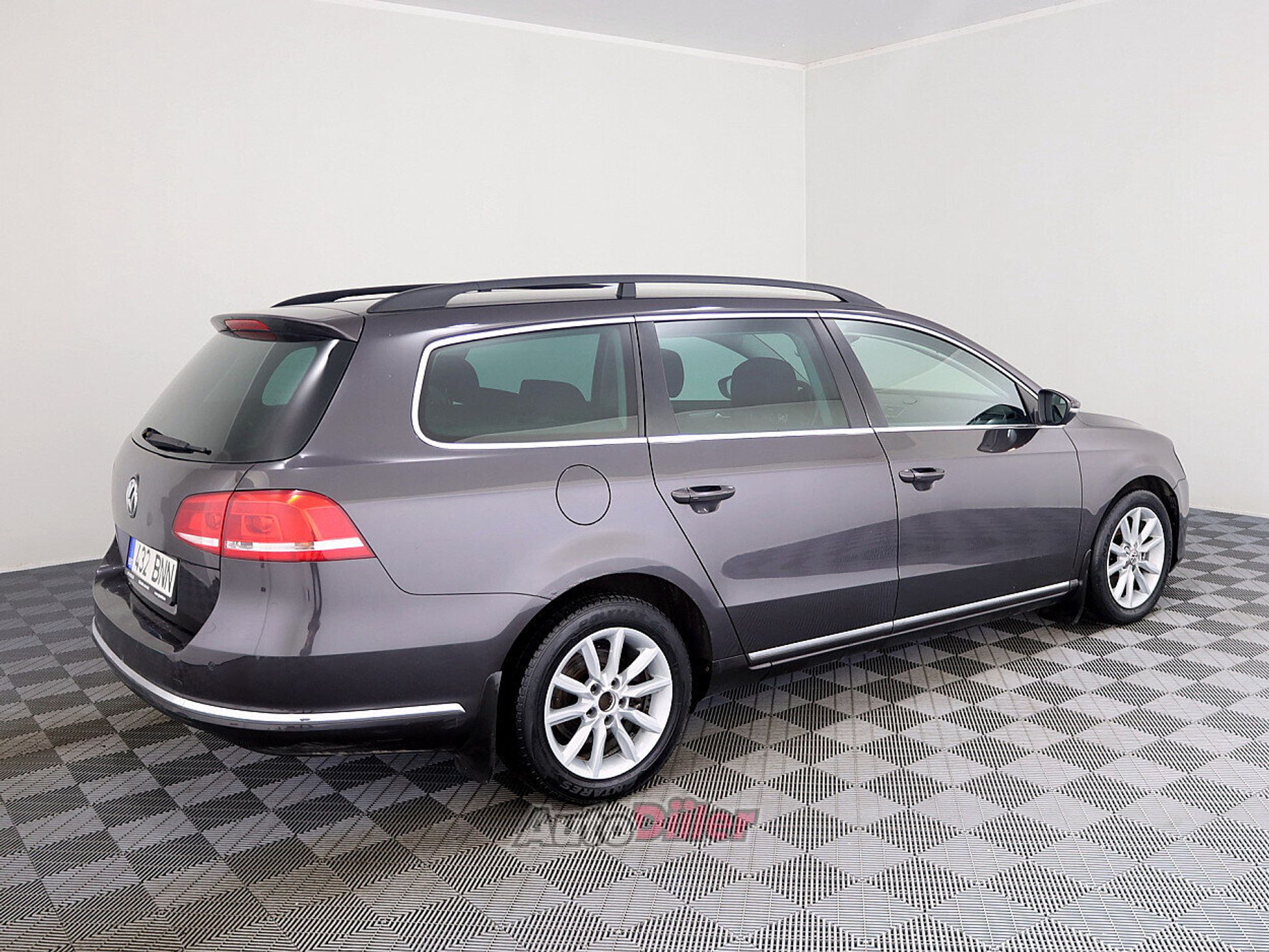 Volkswagen Passat 1.8 118kW 2012, kuva 3/8