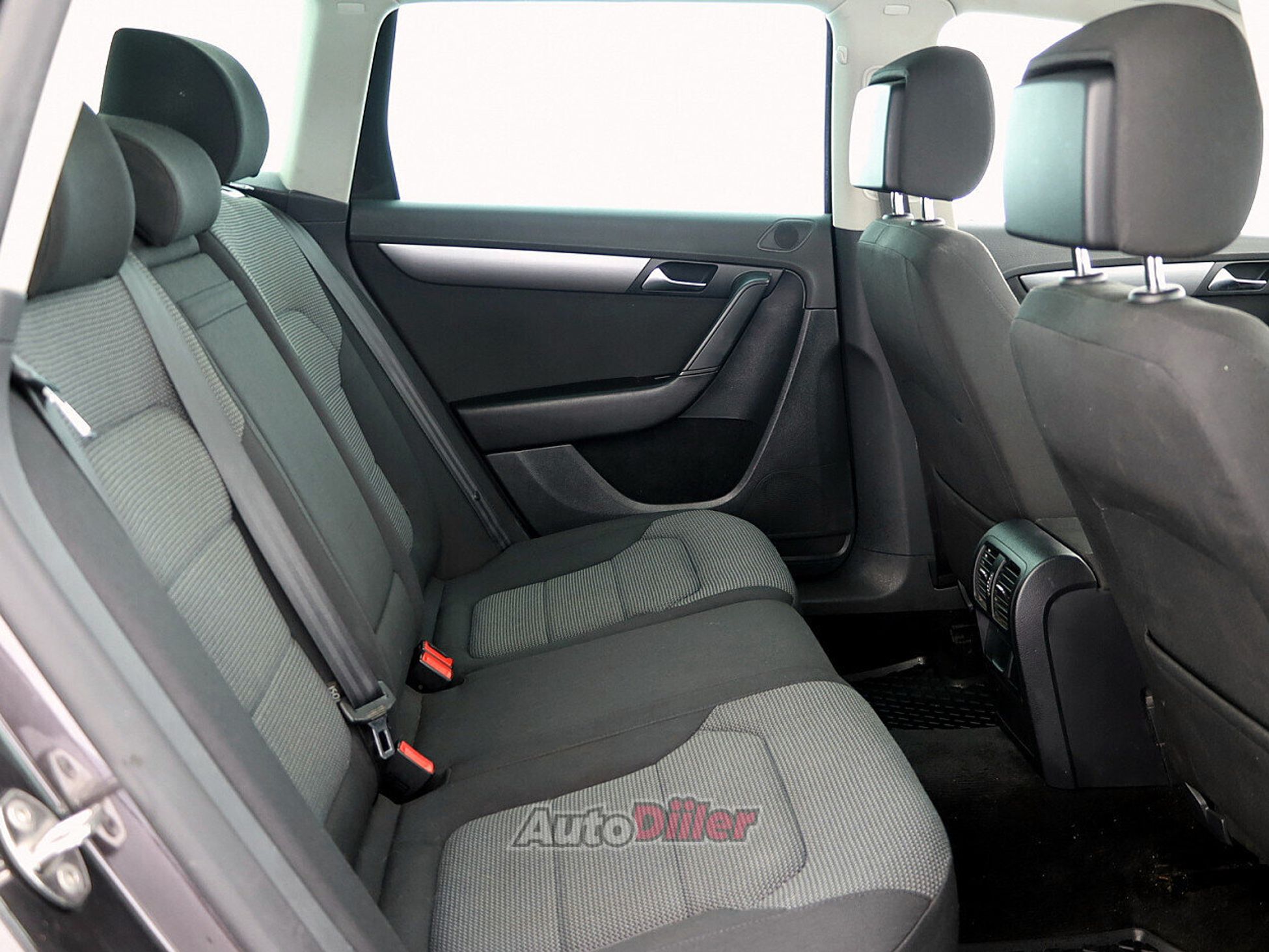 Volkswagen Passat 1.8 118kW 2012, kuva 7/8
