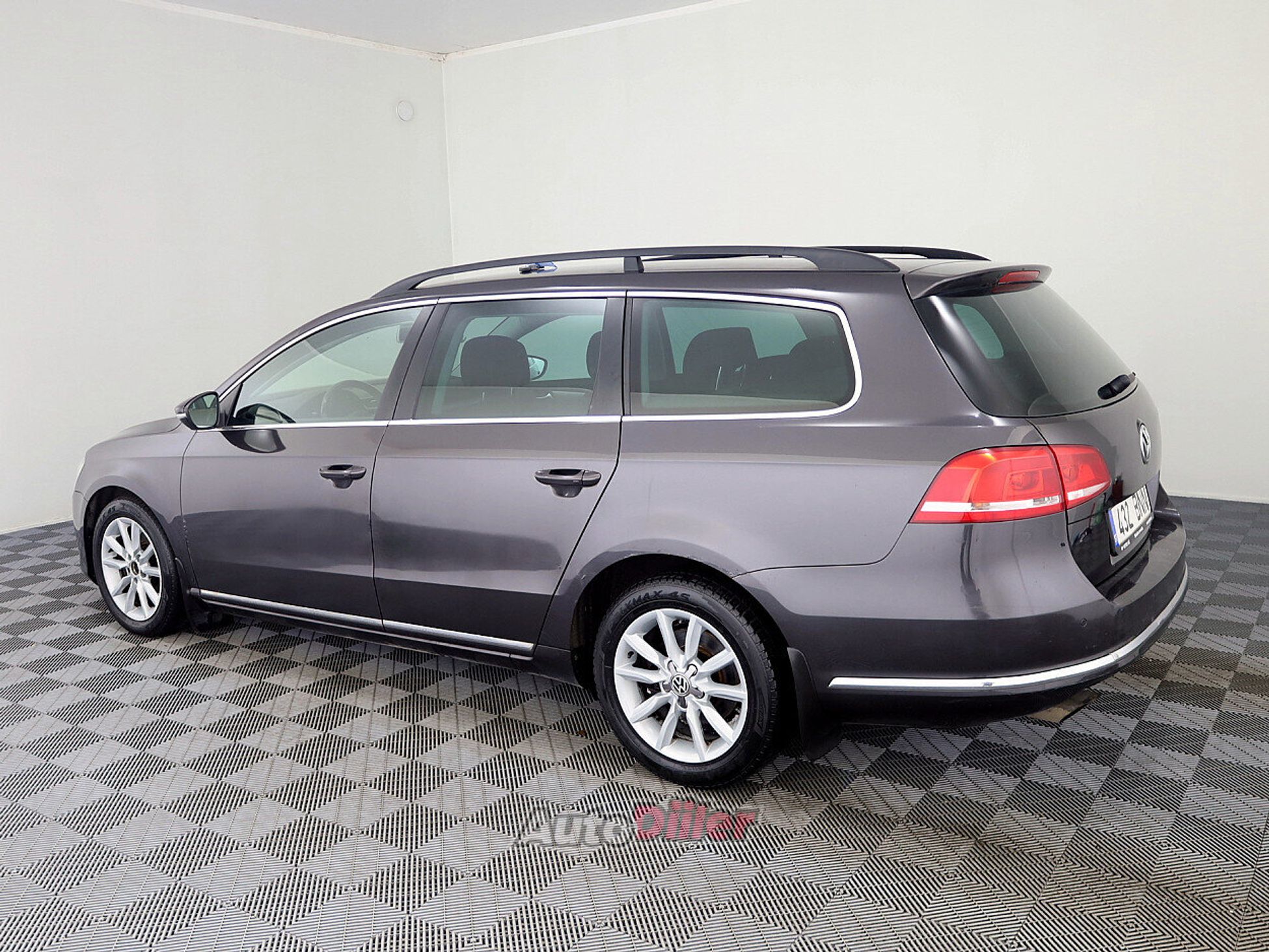 Volkswagen Passat 1.8 118kW 2012, kuva 4/8