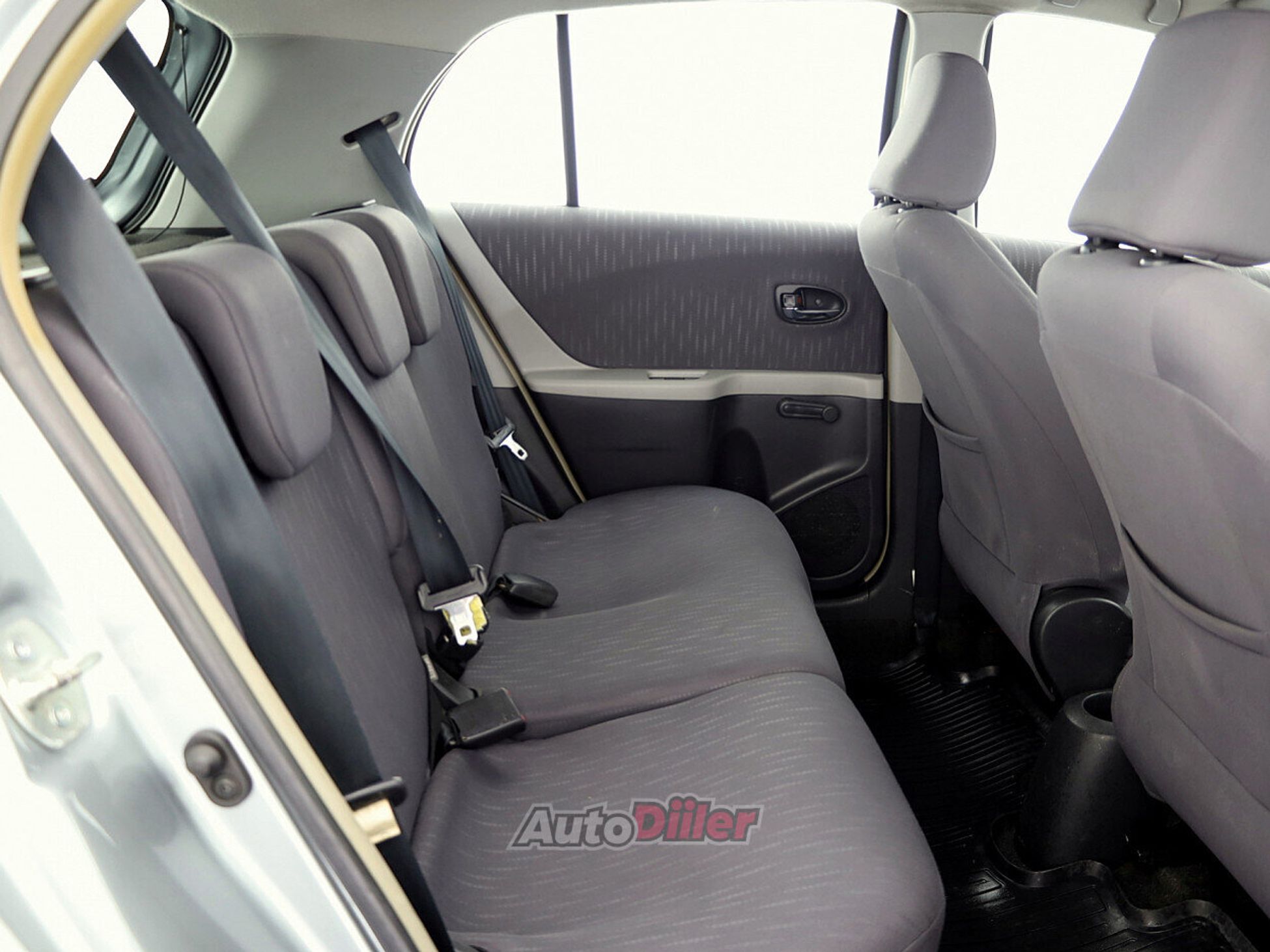 Toyota Yaris 1.3 73kW 2010, photo 7/8