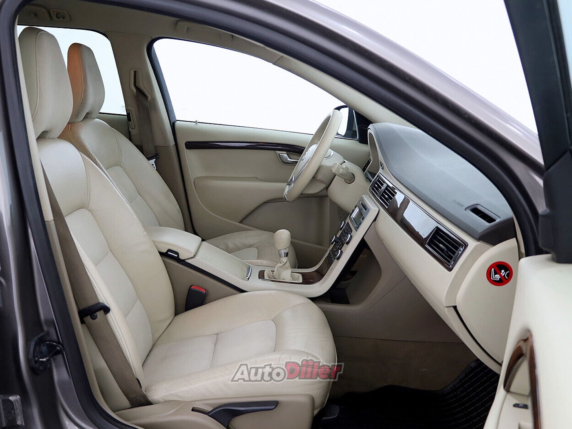 Volvo V70 1.6 80kW 2010, photo 6/7