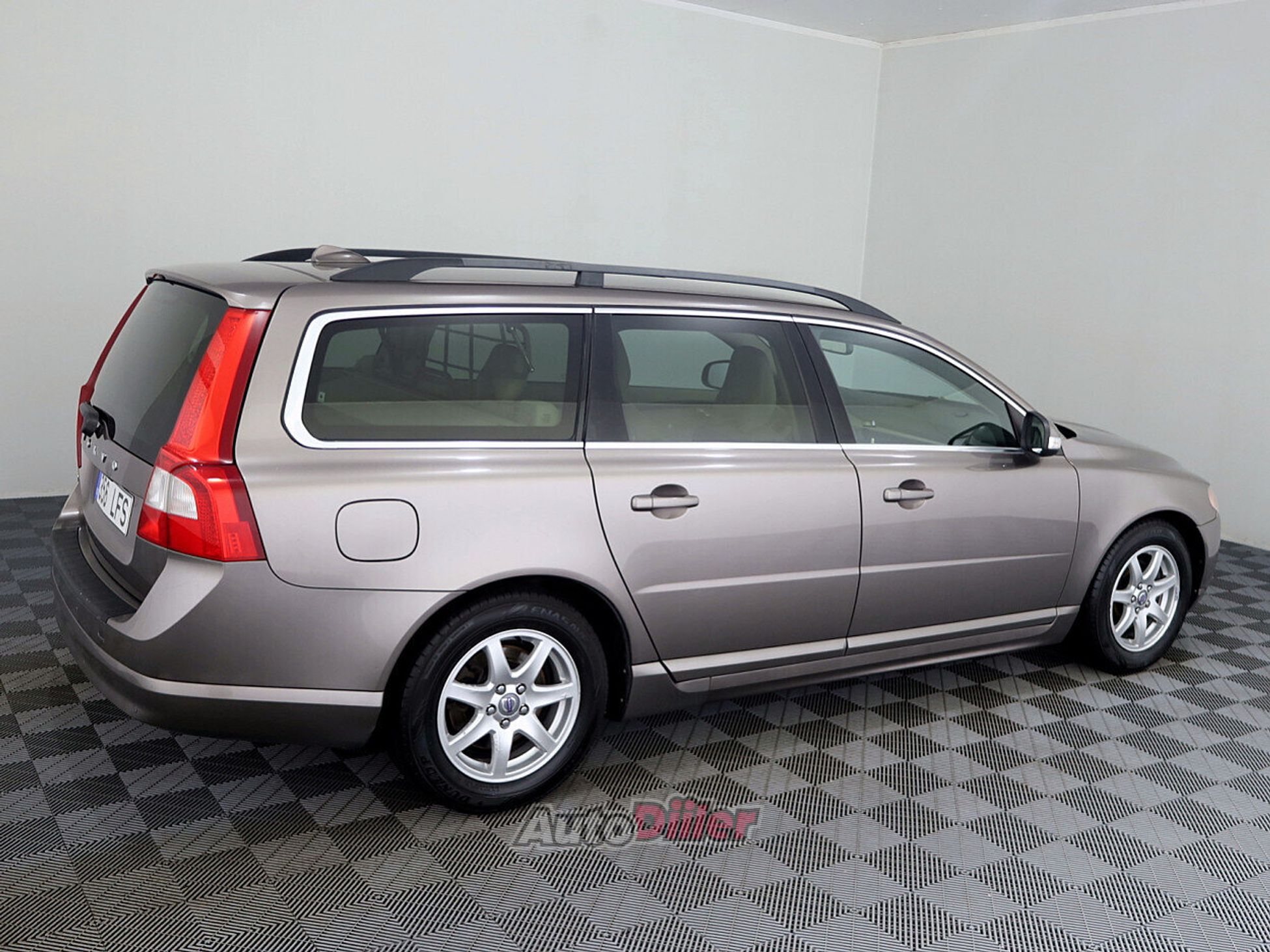 Volvo V70 1.6 80kW 2010, photo 3/7