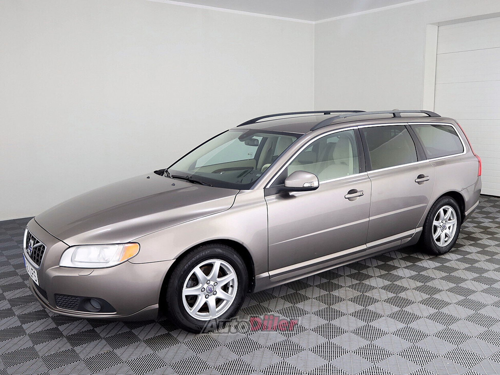 Volvo V70 1.6 80kW 2010, photo 2/7