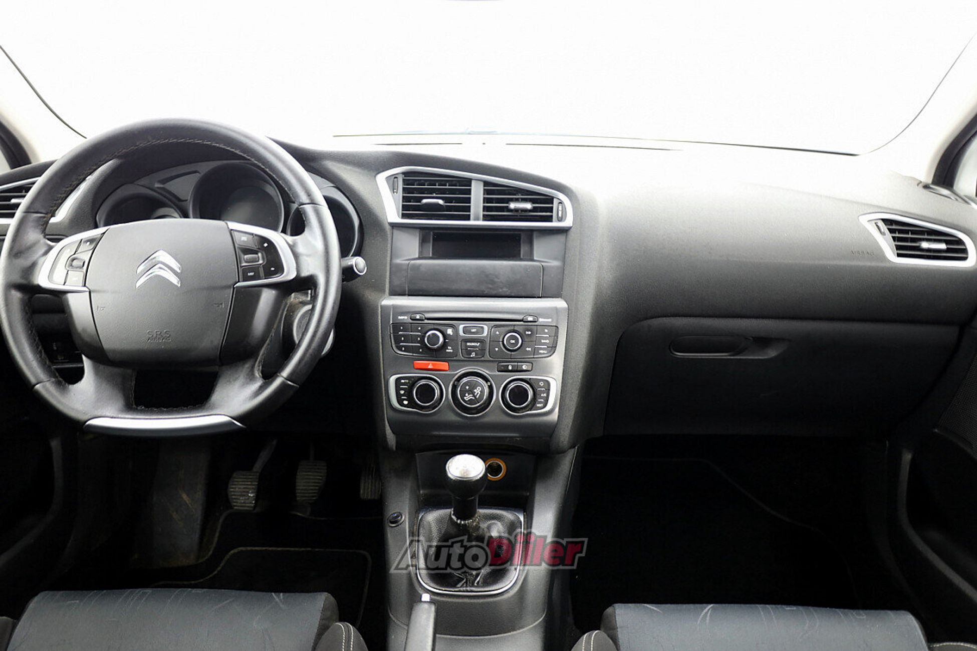 Citroen C4 1.6 68kW 2015, photo 5/8
