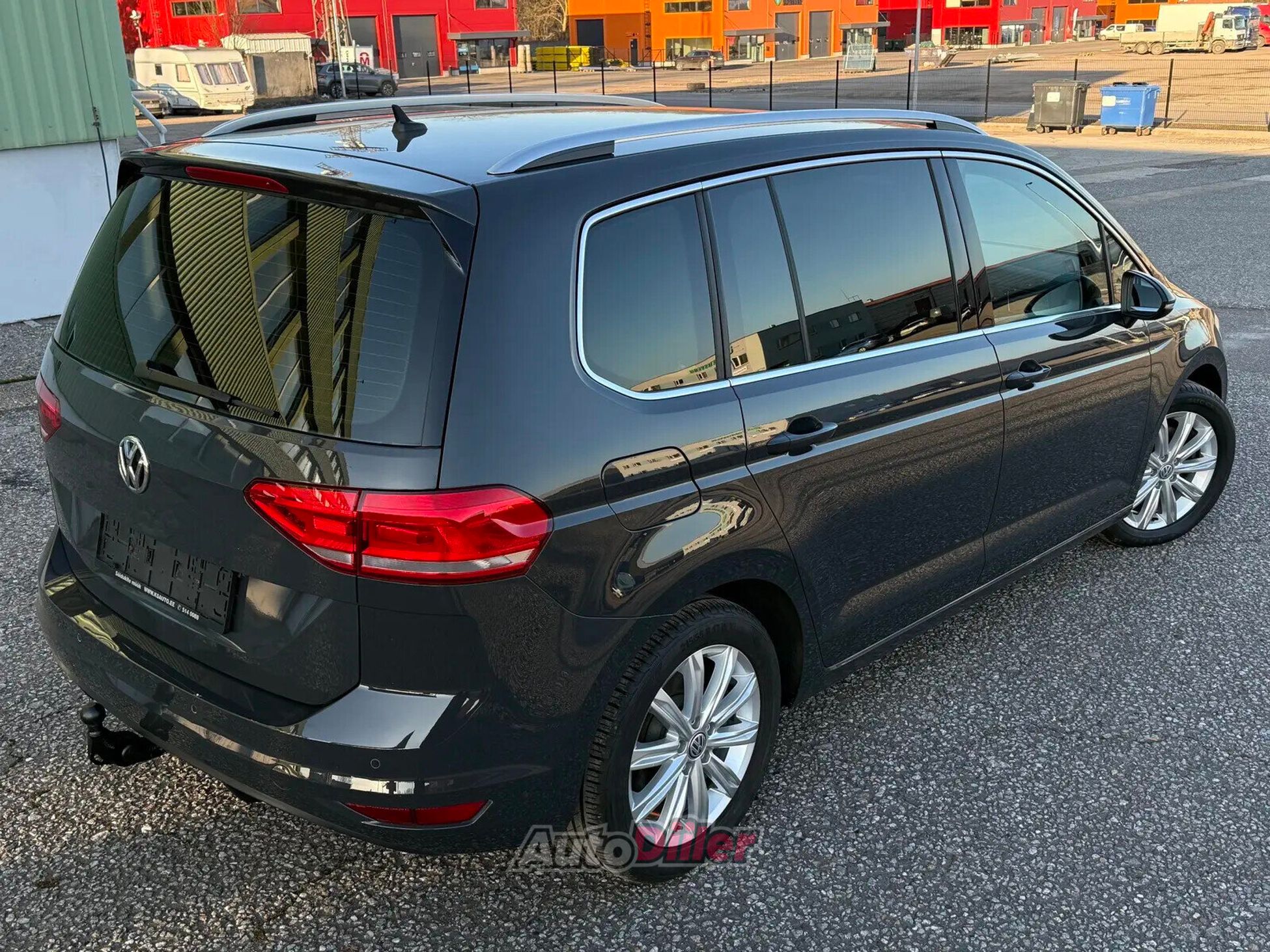 Volkswagen Touran 2016, photo 4/10