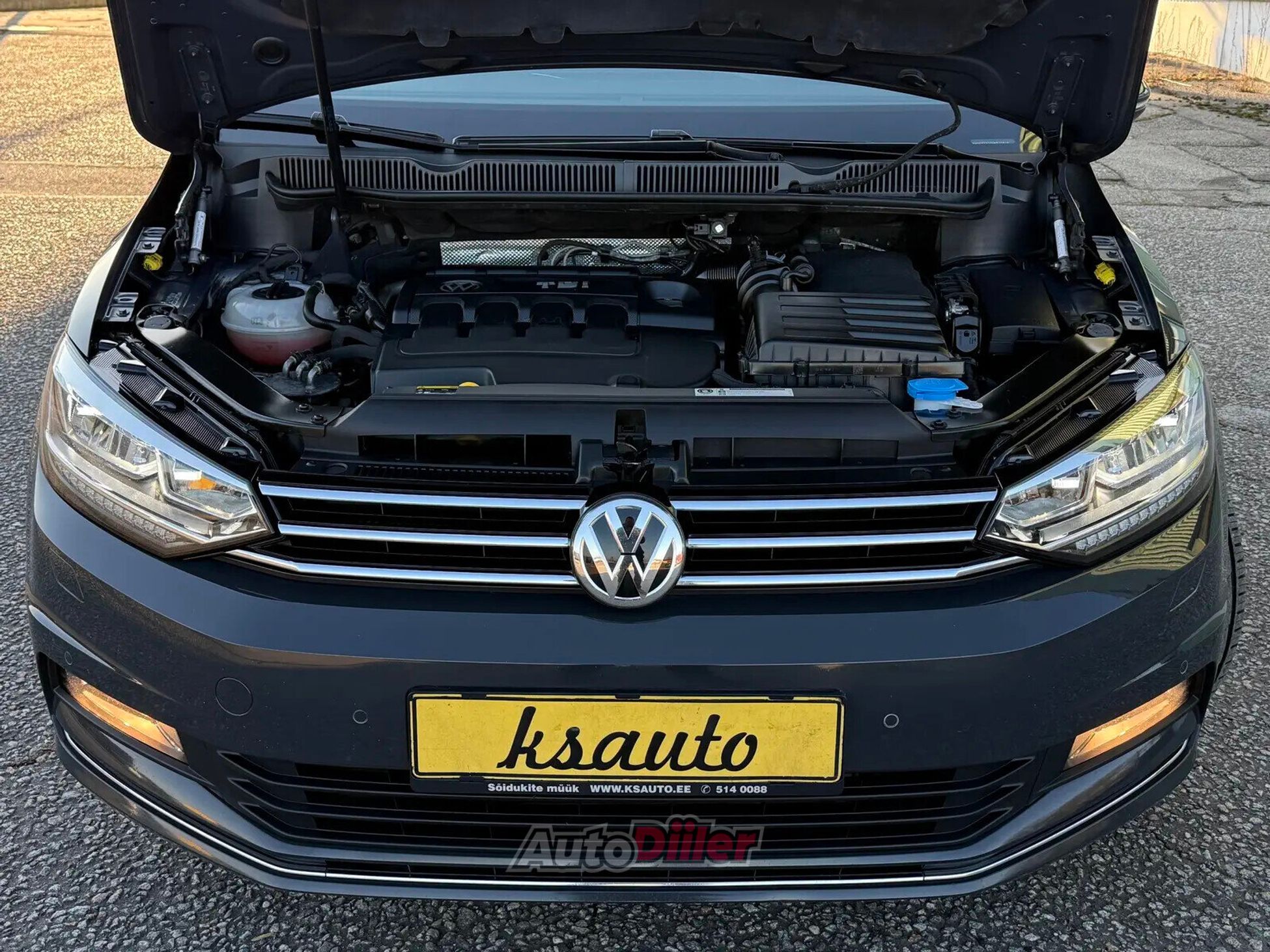 Volkswagen Touran 2016, photo 5/10