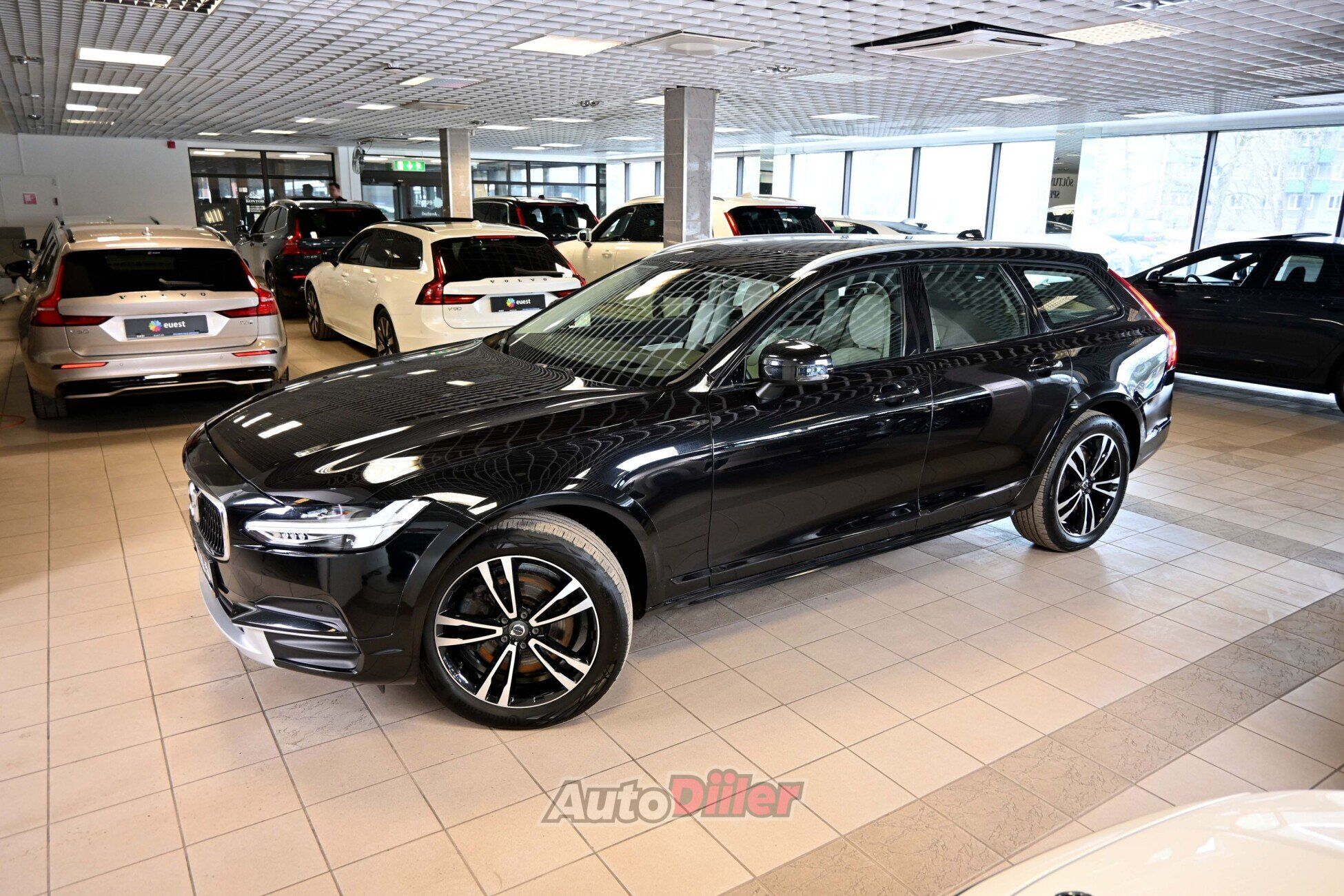 Volvo V90 Cross Country 2019, kuva 6/10