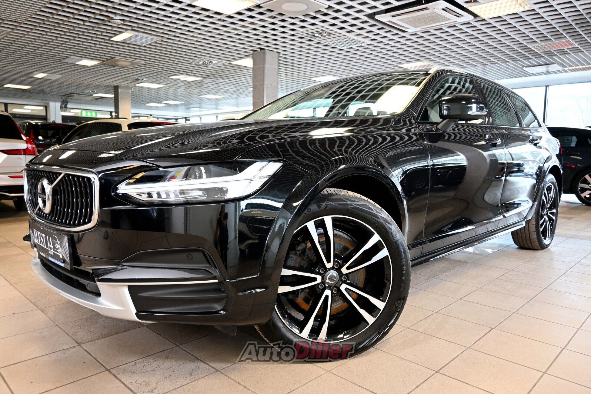 Volvo V90 Cross Country 2019, kuva 4/10