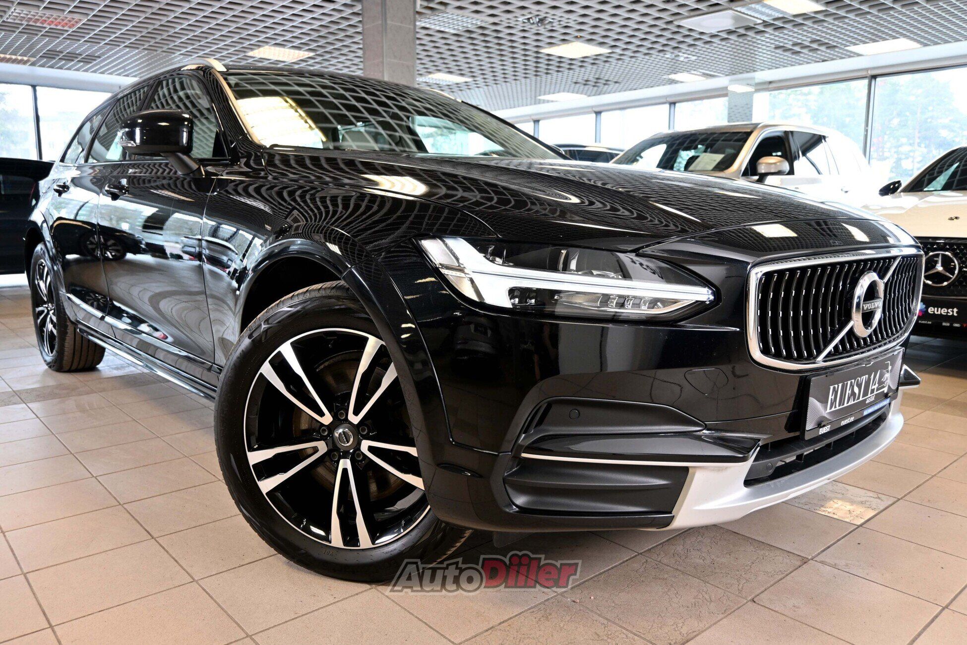 Volvo V90 Cross Country