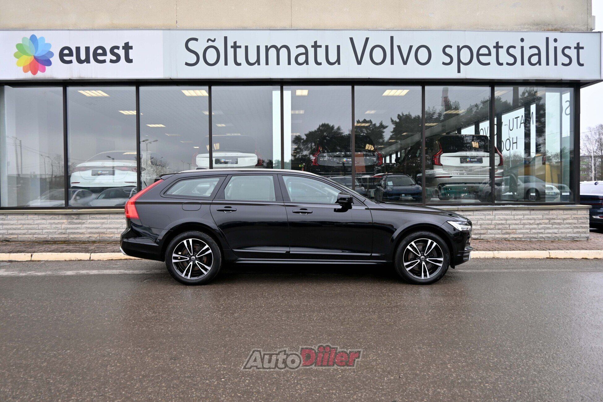 Volvo V90 Cross Country 2019, kuva 7/10